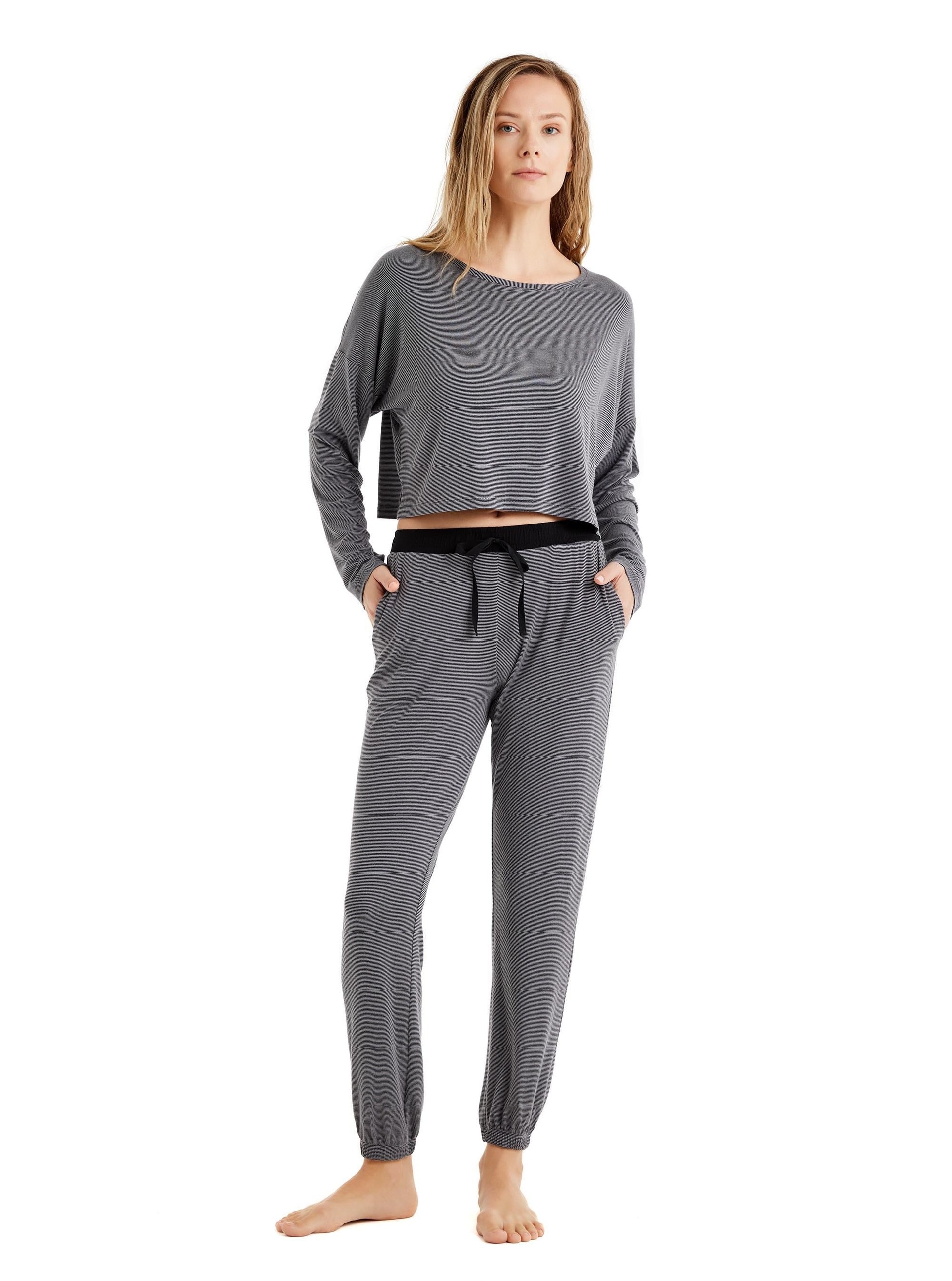 325007Kadın Uzun Kol Gri Viskoz Pijama Takım C8T7N4O06Kadın Uzun Kol Gri Viskoz Pijama Takım C8T7N4O06BlackspadeUzun Kol PijamaUzun Kol PijamaBlackspadeKadın Uzun Kol Gri Viskoz Pijama Takım C8T7N4O06