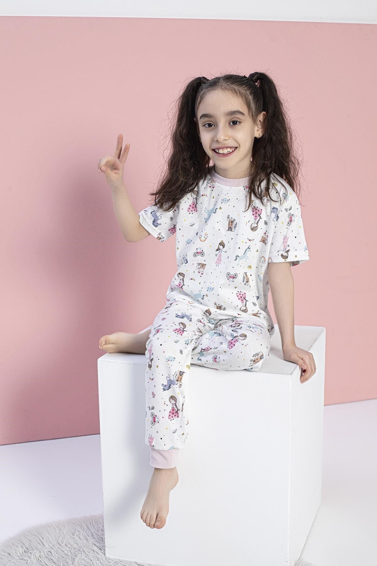326454Kız Çocuk Kısa Kol Beyaz Pijama Takım C2T6N0O-046cotonhause.com.tr Online Alışveriş - Sezon İndirimlerini Keşfet Kız Çocuk Kısa Kol Beyaz Pijama Takım C2T6N0O-046PijamaConfeoKız Çocuk Kısa Kol Beyaz Pijama Takım C2T6N0O-046