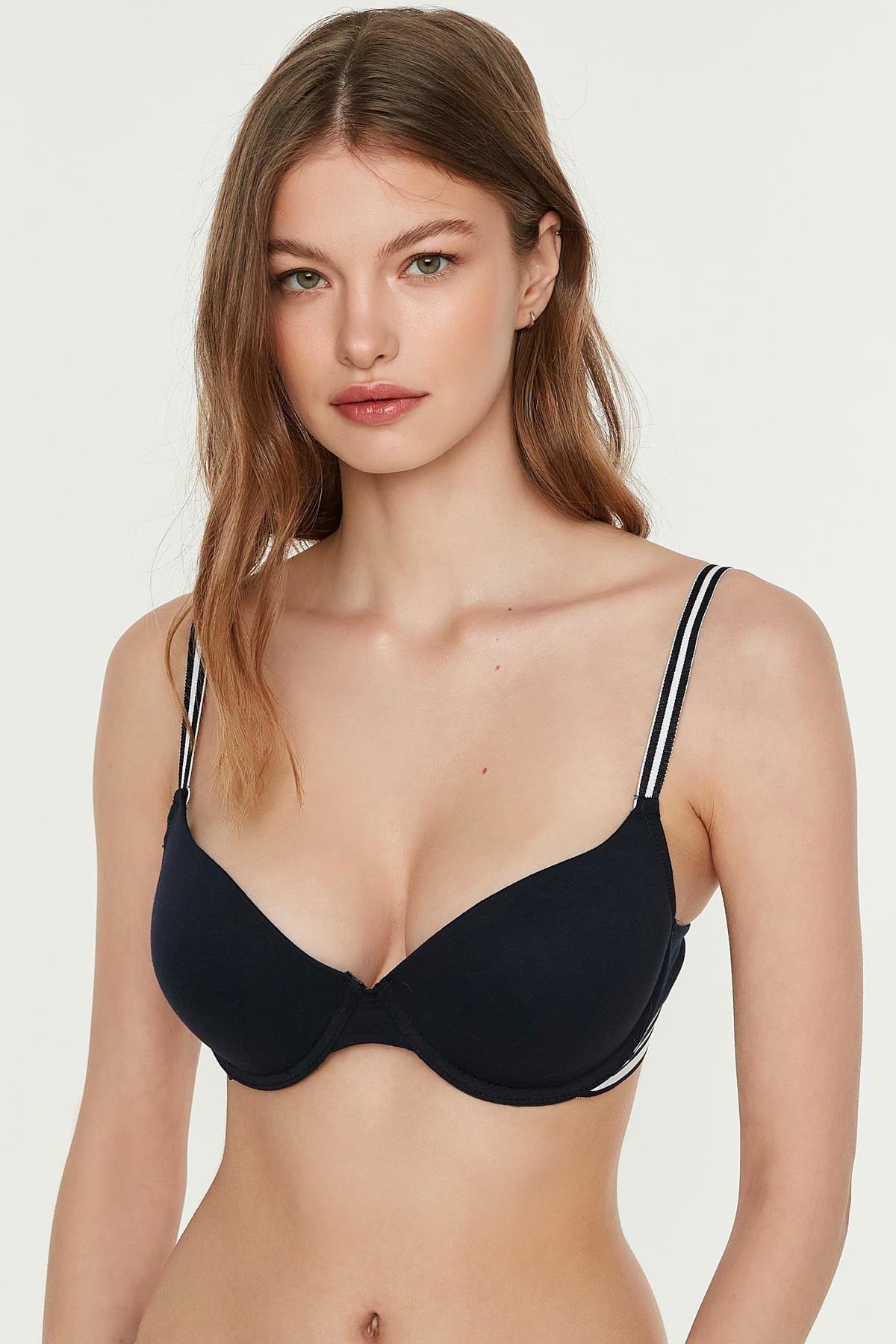 309668Kadın Push-Up Lacivert Sütyen 33511601cotonhause.com.tr Online Alışveriş - Sezon İndirimlerini KeşfetKadın Push-Up Lacivert Sütyen 33511601Destekli / Push upcotonhauseKadın Push-Up Lacivert Sütyen 33511601
