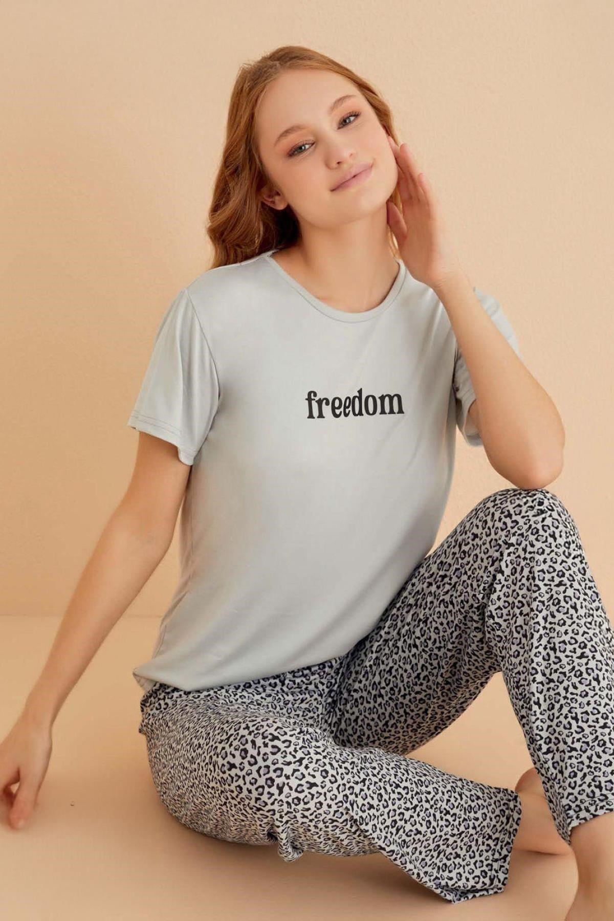 326842Kadın Kısa Kol Gri Pijama Takımı 50107-686Kadın Kısa Kol Gri Pijama Takımı 50107-686Kısa Kol / Askılı PijamacotonhauseKısa Kol / Askılı PijamacotonhauseKadın Kısa Kol Gri Pijama Takımı 50107-686
