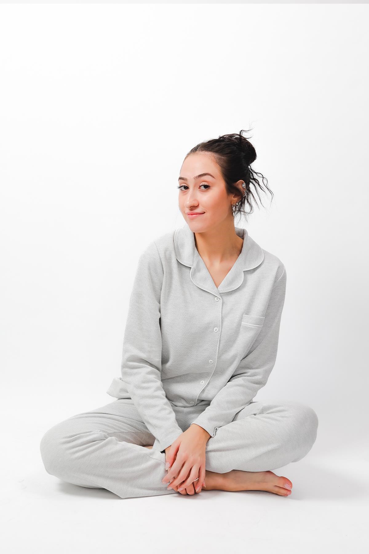 323871Kadın Uzun Kol Önden Düğmeli Jakarlı Gri Pijama Takımı 14608Kadın Uzun Kol Önden Düğmeli Jakarlı Gri Pijama Takımı 14608Uzun Kol PijamacotonhauseUzun Kol PijamacotonhauseKadın Uzun Kol Önden Düğmeli Jakarlı Gri Pijama Takımı 14608