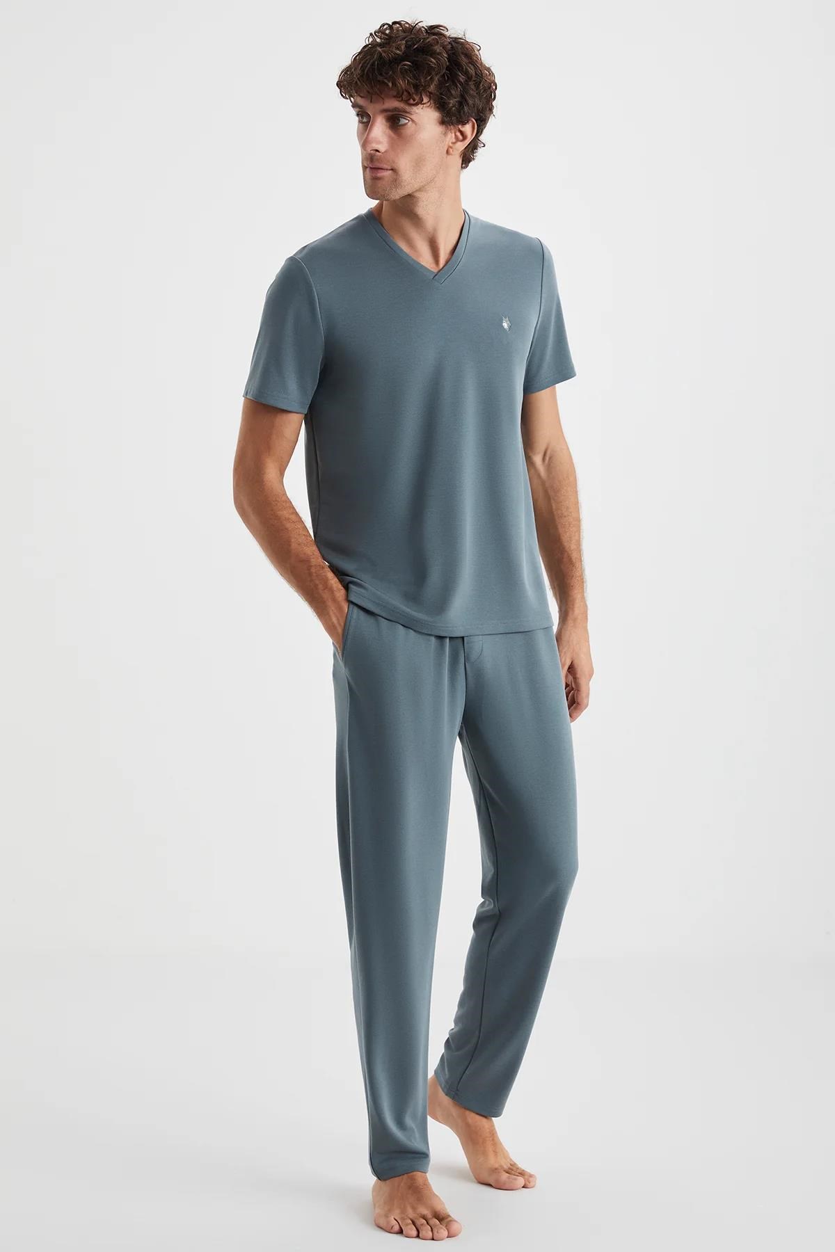 328296Erkek Yazlık Pijama Takımı – V Yaka Kısa Kollu Üst ve Düz Paça Alt, Yeşil Renk C8T0N4cotonhause.com.tr Online Alışveriş - Sezon İndirimlerini Keşfet Erkek Yazlık Pijama Takımı – V Yaka Kısa Kollu Üst ve Düz Paça Alt, Yeşil Renk C8T0N4Pijama TakımıFirst TouchErkek Yazlık Pijama Takımı – V Yaka Kısa Kollu Üst ve Düz Paça Alt, Yeşil Renk C8T0N4