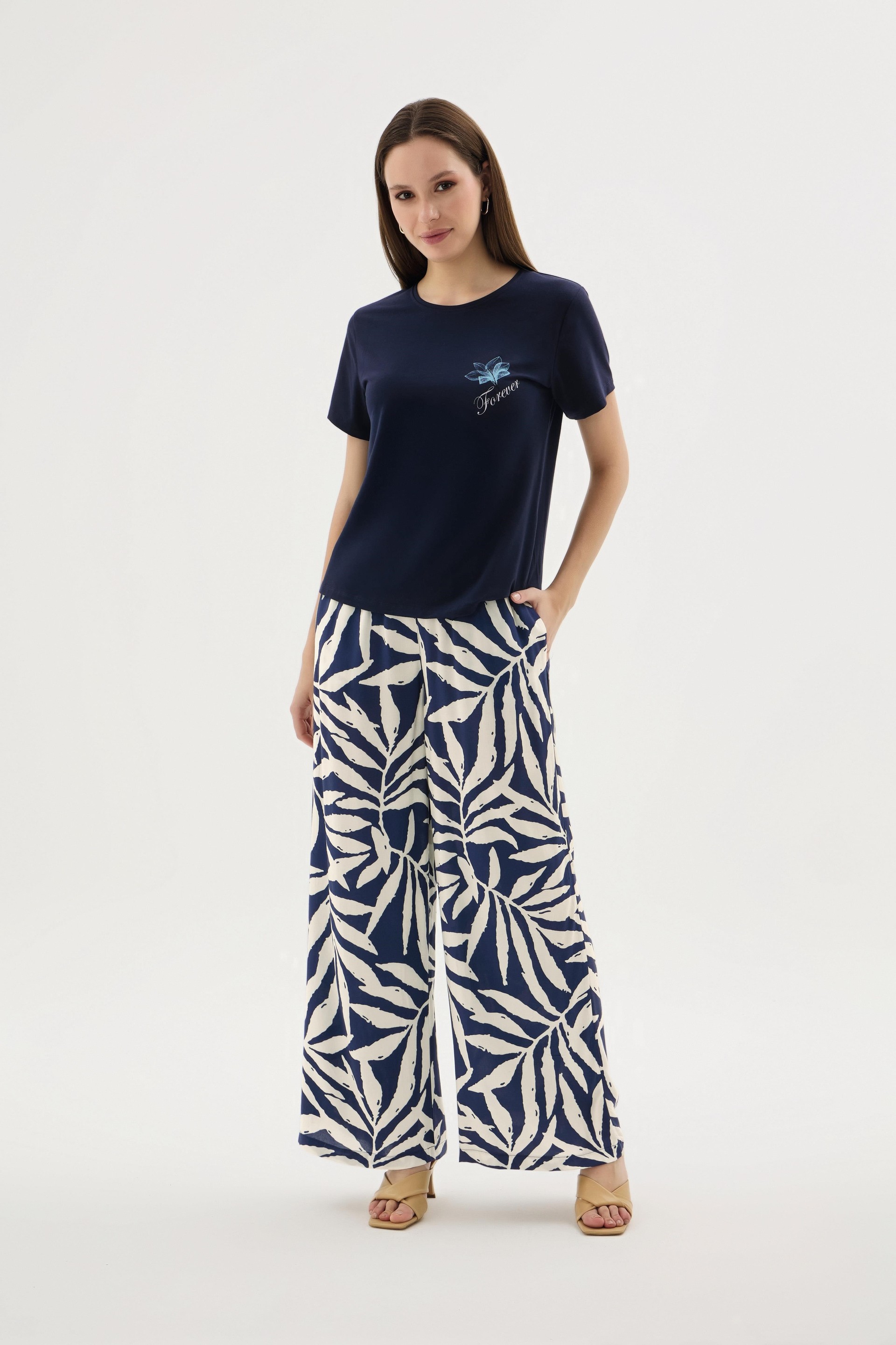 332907Kadın Kısa Kol Bol Paça Lacivert Pijama Takımı C8T7N512Kısa Kol / Askılı PijamaGizzeyKadın Kısa Kol Bol Paça Lacivert Pijama Takımı C8T7N512