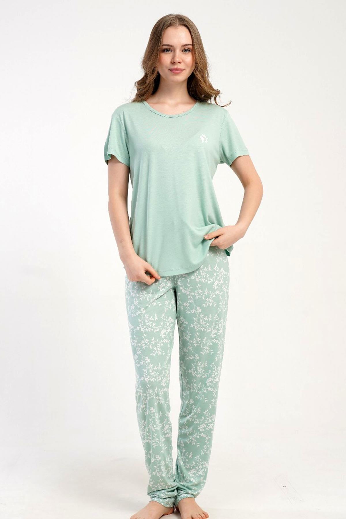 332524Kadın Kısa Kollu Yeşil Pijama Takımı Rahat Kesim Yazlık Ev Giyimi C7T1N2215Kısa Kol / Askılı PijamakezokinoKadın Kısa Kollu Yeşil Pijama Takımı Rahat Kesim Yazlık Ev Giyimi C7T1N2215