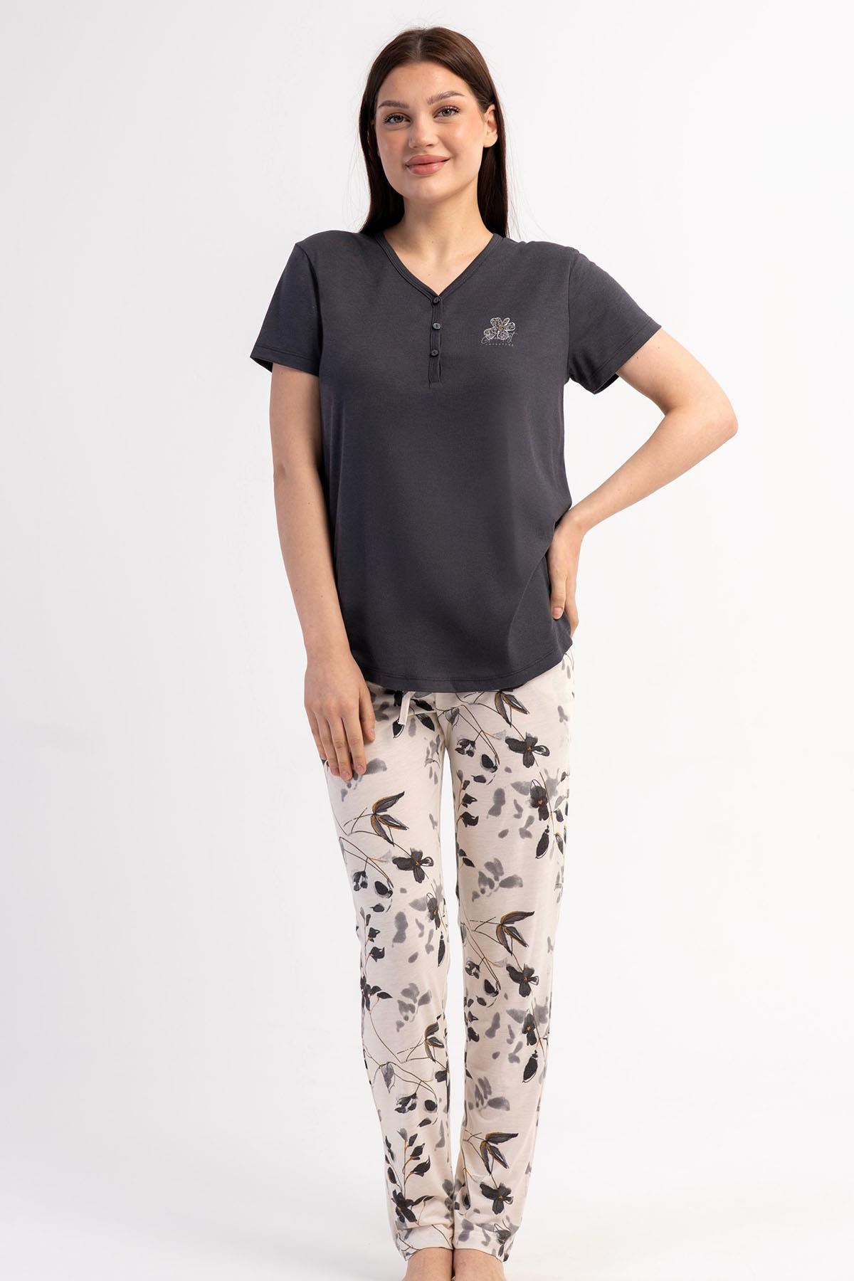 332531Kadın Yarım Düğmeli Kısa Kollu Antrasit Pijama Takımı Rahat Kesim Yazlık Ev Giyimi C6T2N2215Kısa Kol / Askılı PijamakezokinoKadın Yarım Düğmeli Kısa Kollu Antrasit Pijama Takımı Rahat Kesim Yazlık Ev Giyimi C6T2N2215