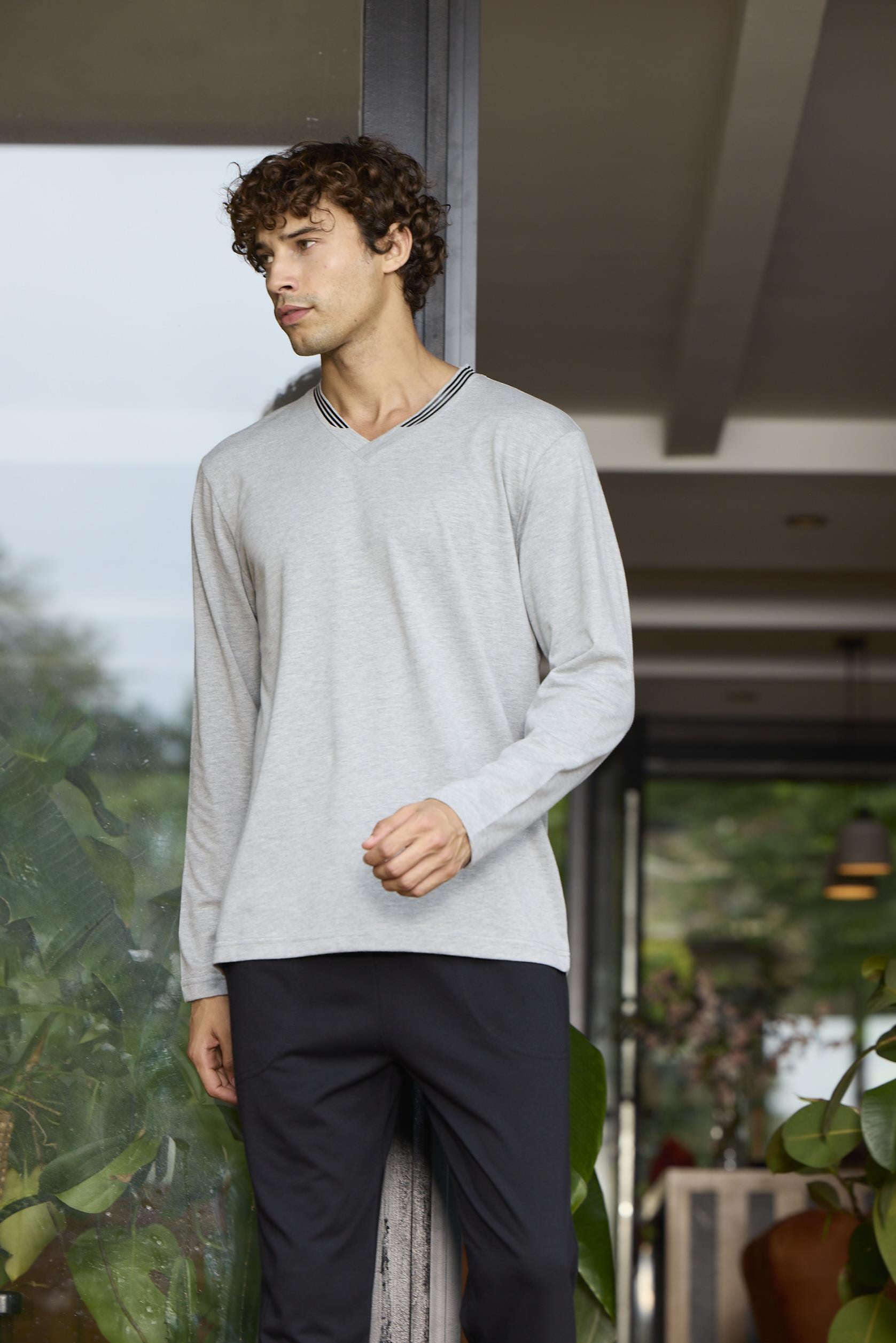 324926Erkek Uzun Kol V Yaka Gri Pijama Takımı C9T2N0O6cotonhause.com.tr Online Alışveriş - Sezon İndirimlerini Keşfet Erkek Uzun Kol V Yaka Gri Pijama Takımı C9T2N0O6Pijama TakımıKLYErkek Uzun Kol V Yaka Gri Pijama Takımı C9T2N0O6