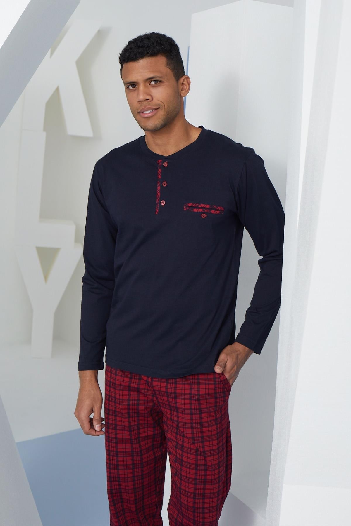 318177Erkek Uzun Kol Midi Yaka Lacivert Pijama Takımı C9T2N2O3cotonhause.com.tr Online Alışveriş - Sezon İndirimlerini KeşfetErkek Uzun Kol Midi Yaka Lacivert Pijama Takımı C9T2N2O3Pijama TakımıKLYErkek Uzun Kol Midi Yaka Lacivert Pijama Takımı C9T2N2O3