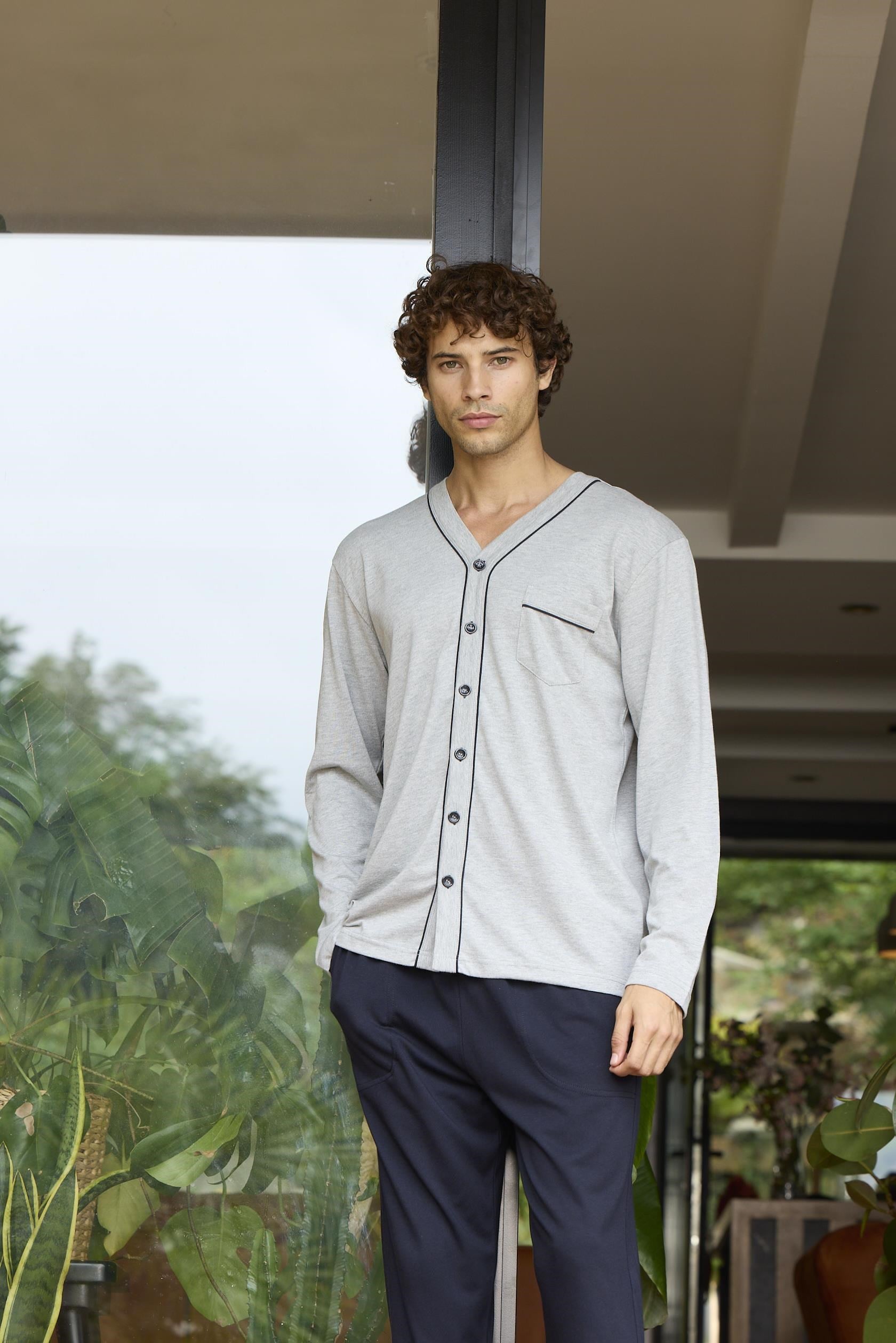 324929Erkek Uzun Kol V Yaka Önden Düğmeli Gri Pijama Takımı C4T3N0O6cotonhause.com.tr Online Alışveriş - Sezon İndirimlerini Keşfet Erkek Uzun Kol V Yaka Önden Düğmeli Gri Pijama Takımı C4T3N0O6Pijama TakımıKLYErkek Uzun Kol V Yaka Önden Düğmeli Gri Pijama Takımı C4T3N0O6