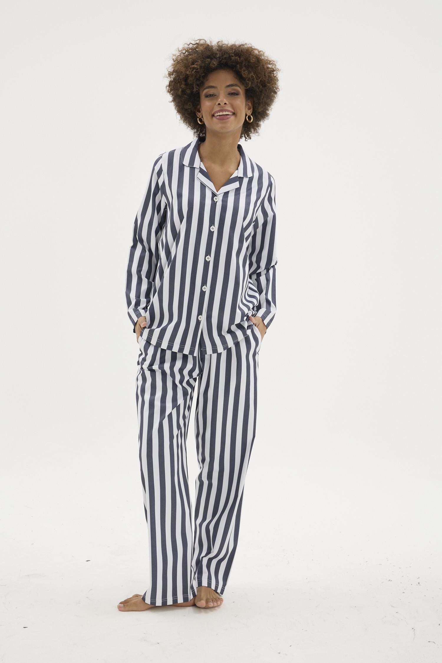 333301Kadın Mavi Önden Düğmeli Çizgili Gaffur Pijama Takımı C4T3N04Uzun Kol PijamaKLYKadın Mavi Önden Düğmeli Çizgili Gaffur Pijama Takımı C4T3N04