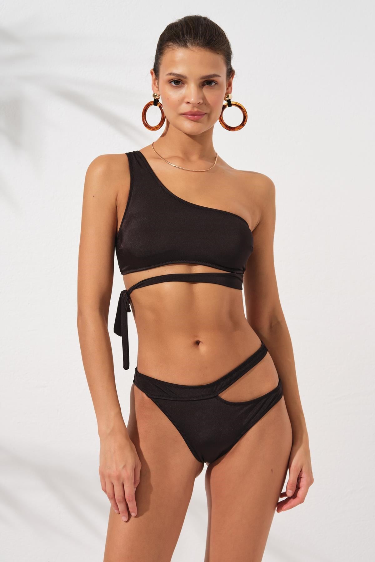 314780Kadın Iconic Tek Omuz Siyah Bağlamalı Bikini 2C3T1N2O27cotonhause.com.tr Online Alışveriş - Sezon İndirimlerini KeşfetKadın Iconic Tek Omuz Siyah Bağlamalı Bikini 2C3T1N2O27BikiniPierre CardinKadın Iconic Tek Omuz Siyah Bağlamalı Bikini 2C3T1N2O27