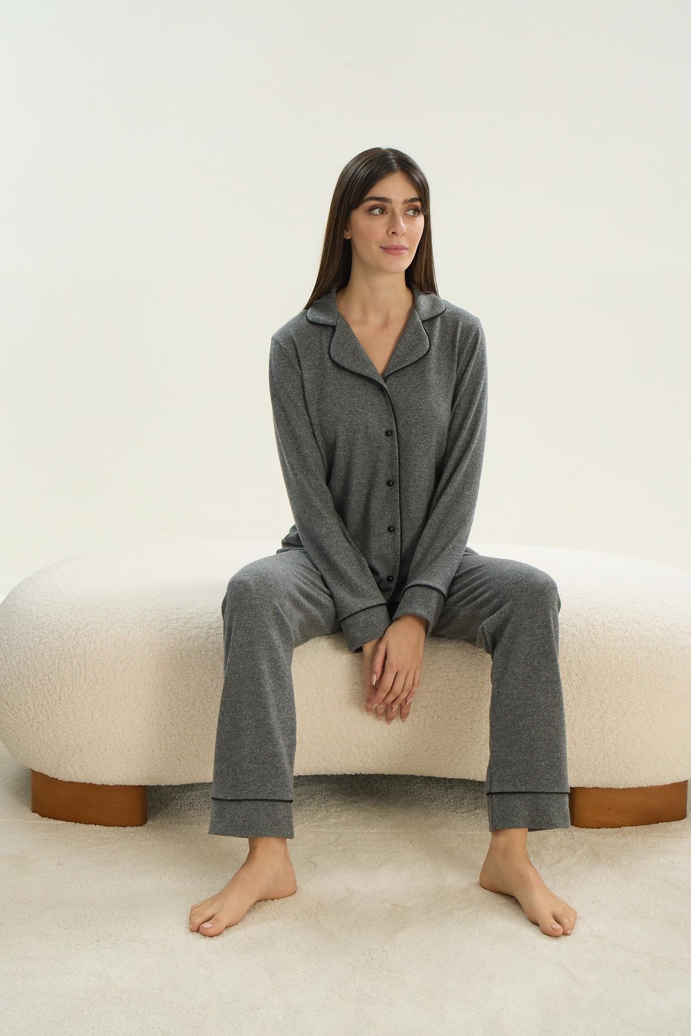324110Kadın Uzun Kol Triko Önden Düğmeli Gri Melanj Pijama Takım C1T8N9O51Kadın Uzun Kol Triko Önden Düğmeli Gri Melanj Pijama Takım C1T8N9O51SevimUzun Kol PijamaUzun Kol PijamaSevimKadın Uzun Kol Triko Önden Düğmeli Gri Melanj Pijama Takım C1T8N9O51