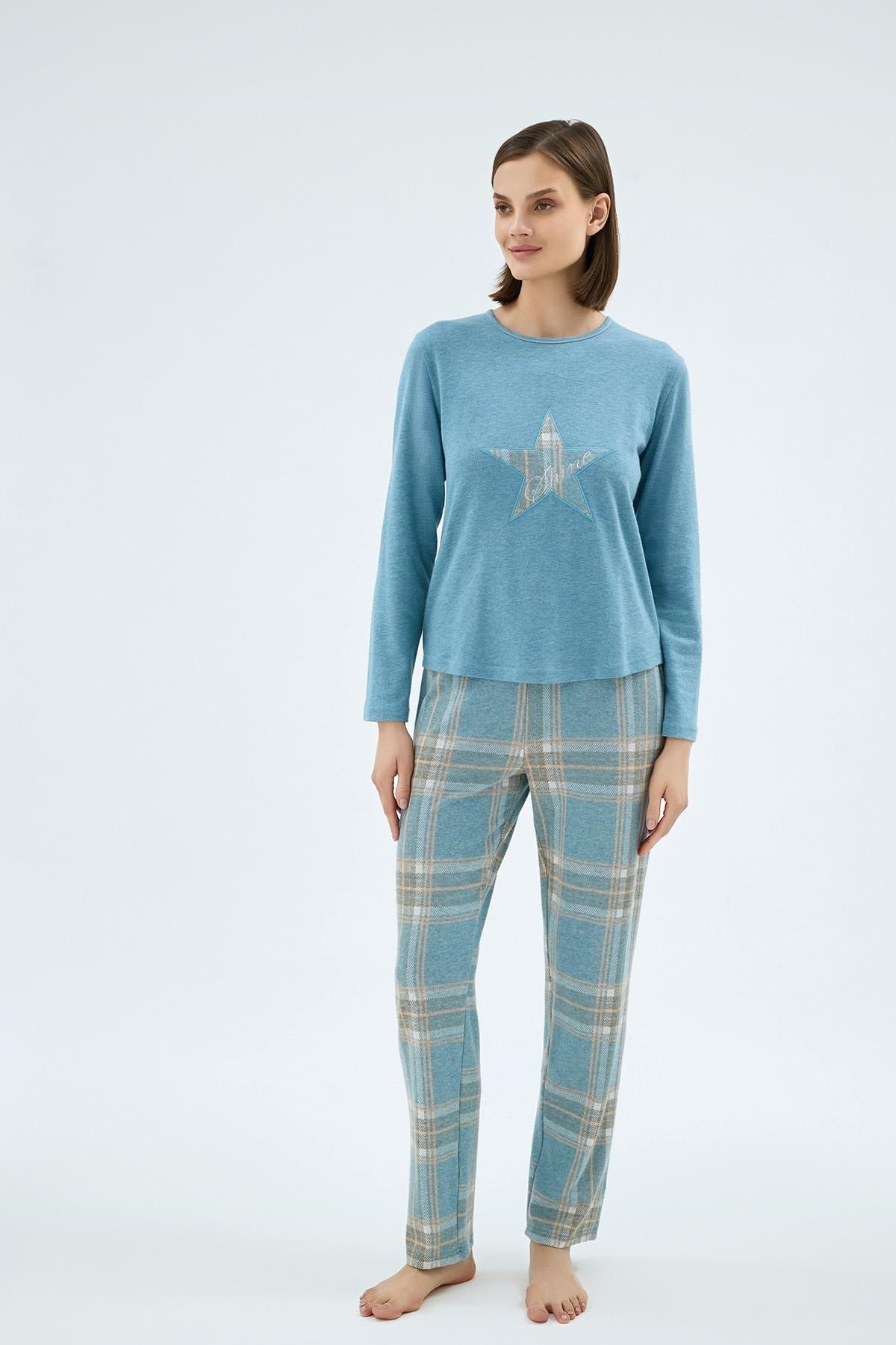 328611Kadın Uzun Kollu Yıldız Desenli Mavi Üst Ekose Alt Pijama Takımı C1T9N961Uzun Kol PijamaSevimKadın Uzun Kollu Yıldız Desenli Mavi Üst Ekose Alt Pijama Takımı C1T9N961