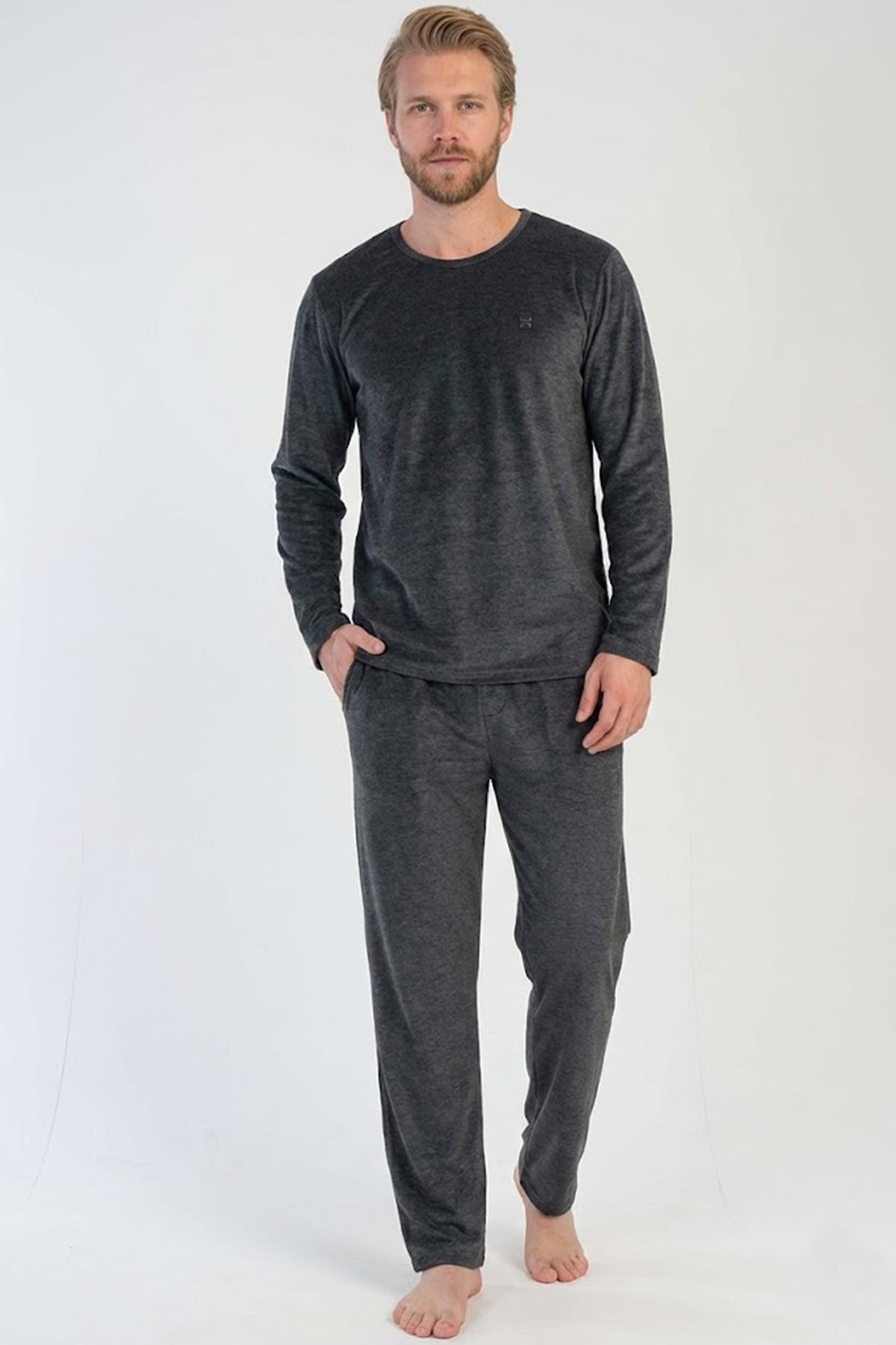 330150Erkek Uzun Kol Antrasit Kadife Pijama Takımı – Yumuşak Dokulu, Kışlık Rahat Model C3T0N6005Uzun Kol PijamaVienettaErkek Uzun Kol Antrasit Kadife Pijama Takımı – Yumuşak Dokulu, Kışlık Rahat Model C3T0N6005