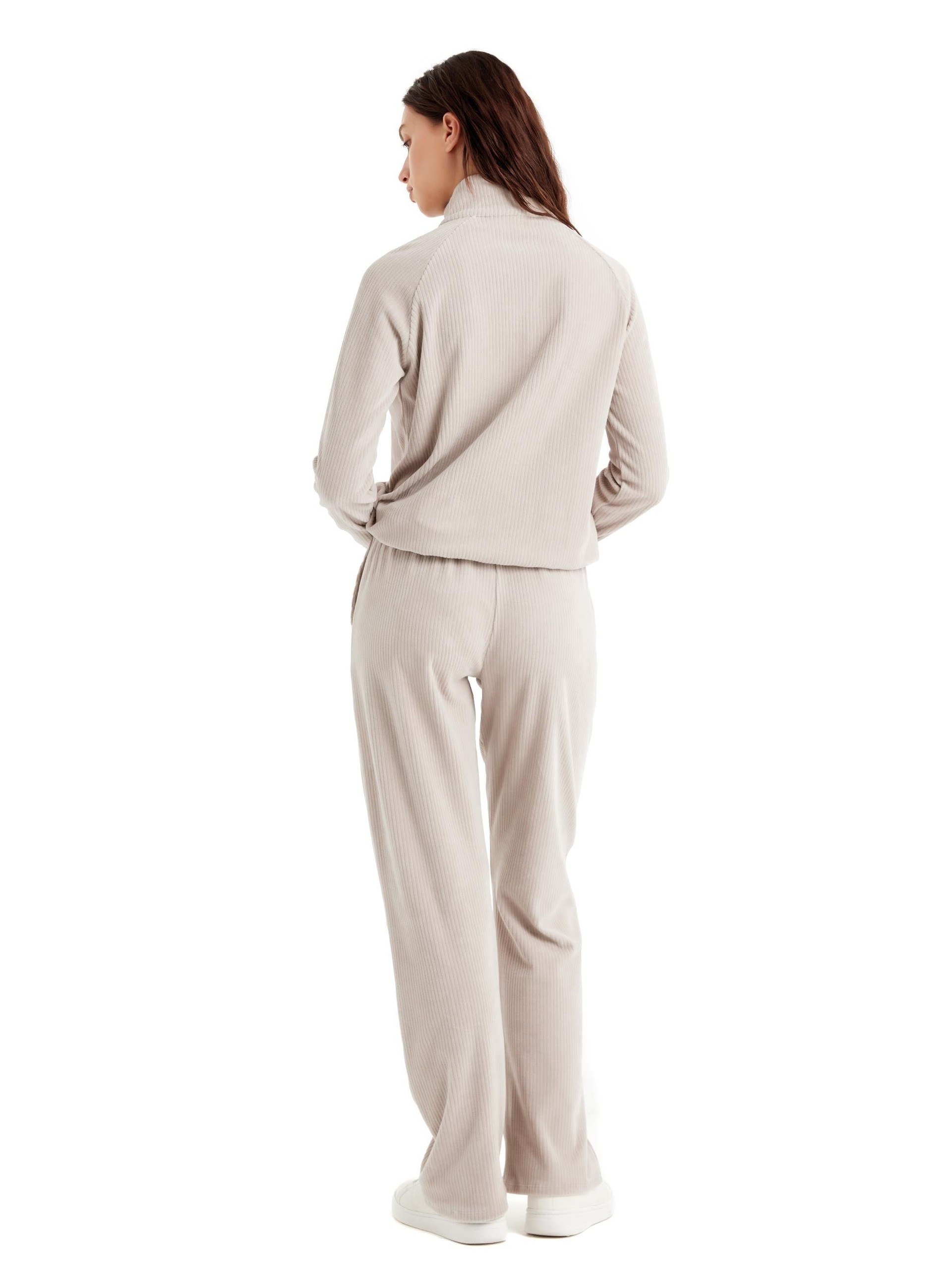 325747Kadın Uzun Kol Kadife Krem Pijama Takım C8T0N5O06-09Kadın Uzun Kol Kadife Krem Pijama Takım C8T0N5O06-09BlackspadeEşofman TakımEşofman TakımBlackspadeKadın Uzun Kol Kadife Krem Pijama Takım C8T0N5O06-09