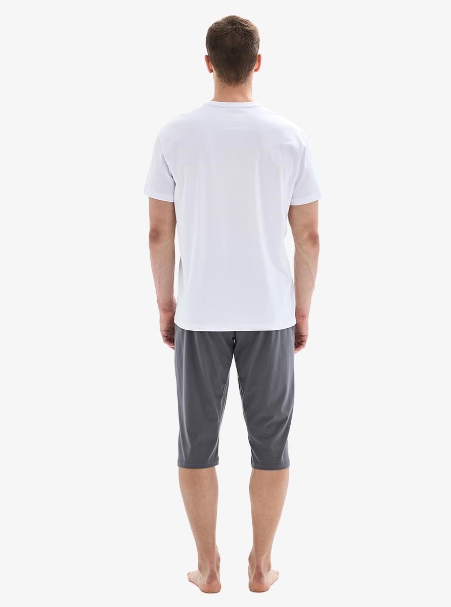 332843Erkek Yarım Düğmeli Kısa Kollu Kapri Beyaz Pijama Takımı C3T9N804Kapri TakımBlackspadeErkek Yarım Düğmeli Kısa Kollu Kapri Beyaz Pijama Takımı C3T9N804