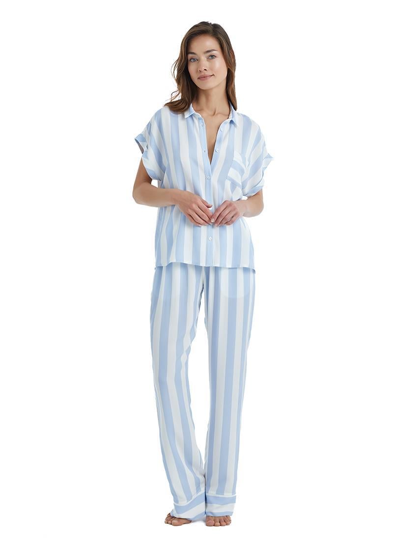 319846Kadın Önden Düğmeli Kısa Kol Mavi Çizgili Pijama Takımı C2T5N3O15-Kadın Önden Düğmeli Kısa Kol Mavi Çizgili Pijama Takımı C2T5N3O15-BlackspadeKısa Kol / Askılı PijamaKısa Kol / Askılı PijamaBlackspadeKadın Önden Düğmeli Kısa Kol Mavi Çizgili Pijama Takımı C2T5N3O15-
