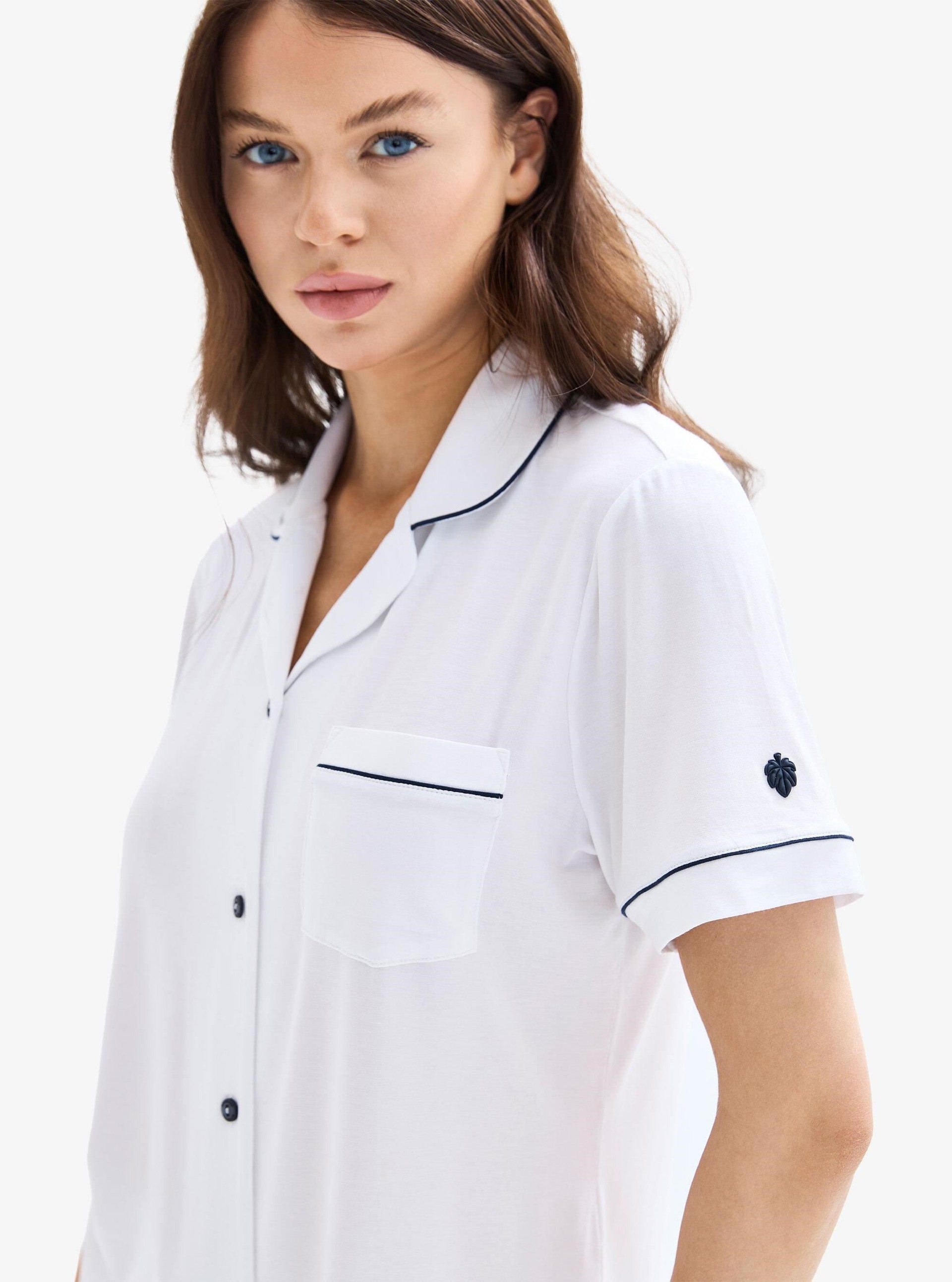 332860Kadın Kısa Kollu Önden Düğmeli Beyaz Mikro Modal Pijama Takımı C8T7N025Kısa Kol / Askılı PijamaBlackspadeKadın Kısa Kollu Önden Düğmeli Beyaz Mikro Modal Pijama Takımı C8T7N025