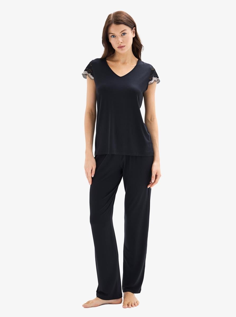 332858Kadın Kısa Kollu V Yaka Siyah Pijama Takımı C3T0N025Kısa Kol / Askılı PijamaBlackspadeKadın Kısa Kollu V Yaka Siyah Pijama Takımı C3T0N025