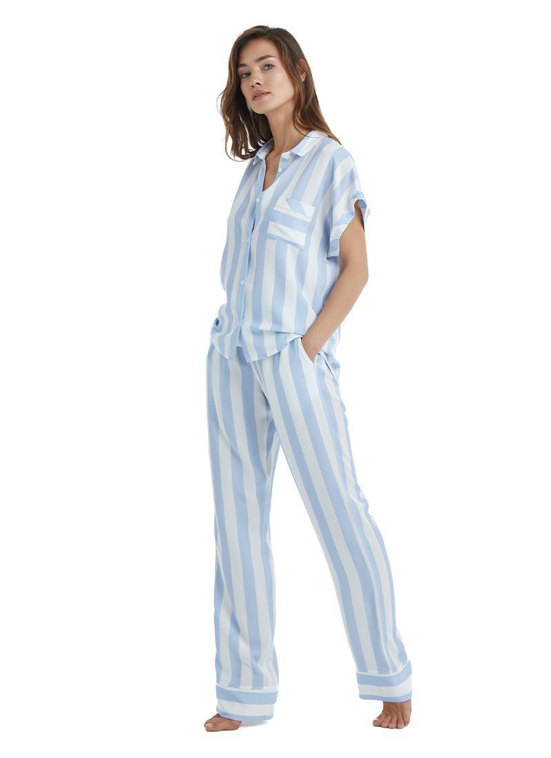 319846Kadın Önden Düğmeli Kısa Kol Mavi Çizgili Pijama Takımı C2T5N3O15-Kadın Önden Düğmeli Kısa Kol Mavi Çizgili Pijama Takımı C2T5N3O15-BlackspadeKısa Kol / Askılı PijamaKısa Kol / Askılı PijamaBlackspadeKadın Önden Düğmeli Kısa Kol Mavi Çizgili Pijama Takımı C2T5N3O15-