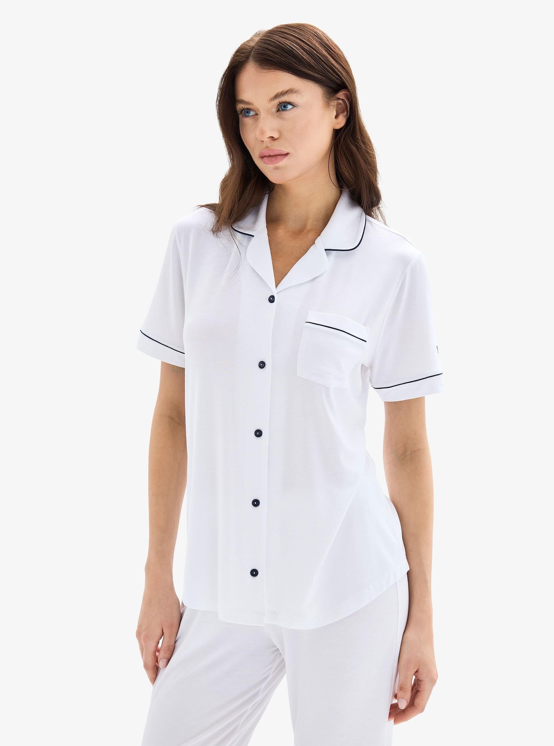 332860Kadın Kısa Kollu Önden Düğmeli Beyaz Mikro Modal Pijama Takımı C8T7N025Kısa Kol / Askılı PijamaBlackspadeKadın Kısa Kollu Önden Düğmeli Beyaz Mikro Modal Pijama Takımı C8T7N025