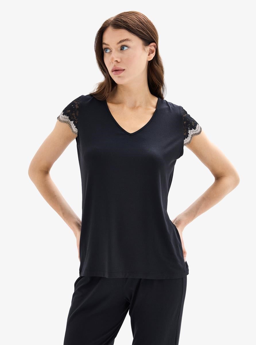 332858Kadın Kısa Kollu V Yaka Siyah Pijama Takımı C3T0N025Kısa Kol / Askılı PijamaBlackspadeKadın Kısa Kollu V Yaka Siyah Pijama Takımı C3T0N025