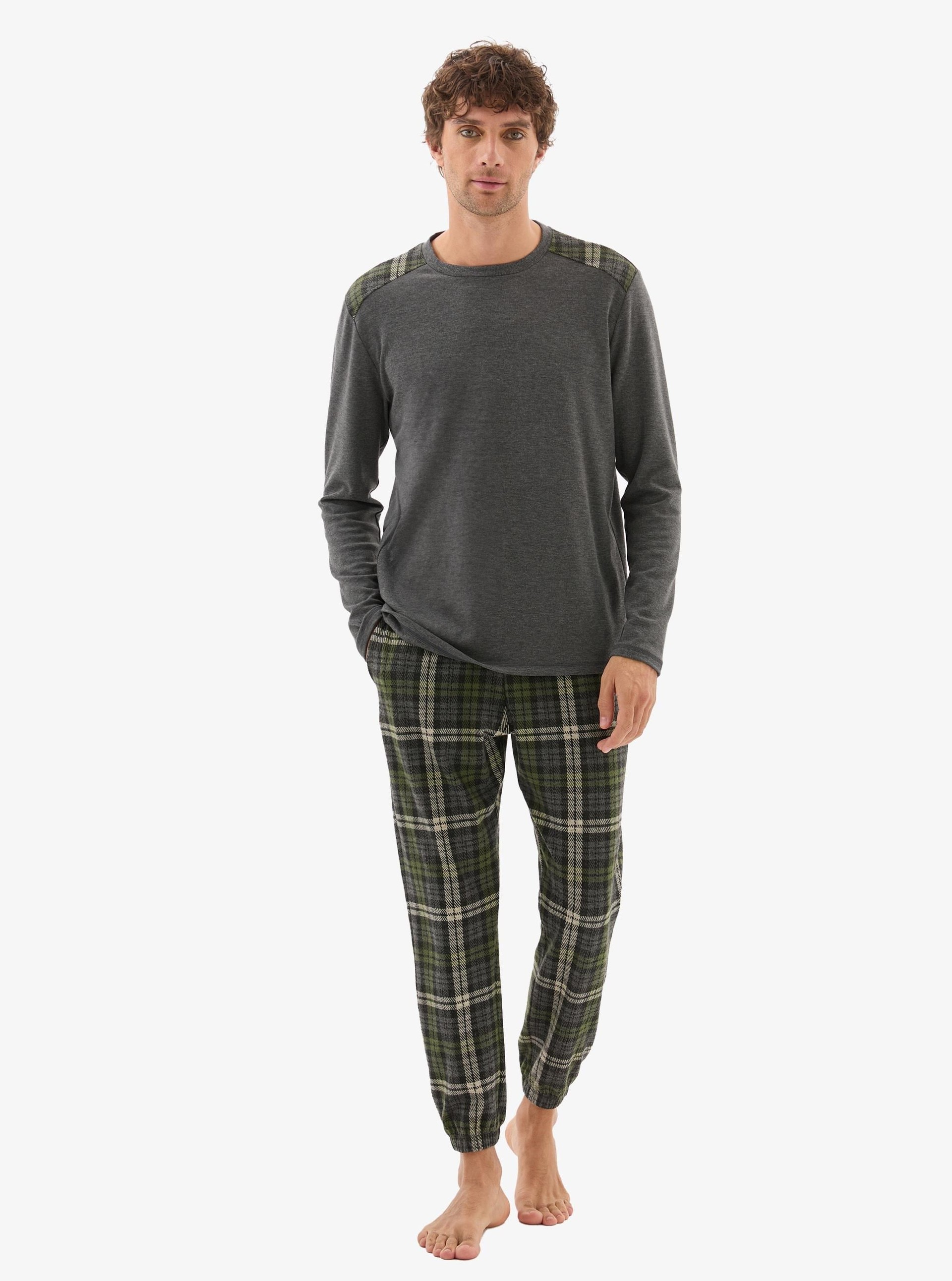 328866Erkek Antrasit Pijama Takımı – Ekose Alt, Uzun Kollu, Lastikli Paça C4T0N804Pijama TakımıBlackspadeErkek Antrasit Pijama Takımı – Ekose Alt, Uzun Kollu, Lastikli Paça C4T0N804