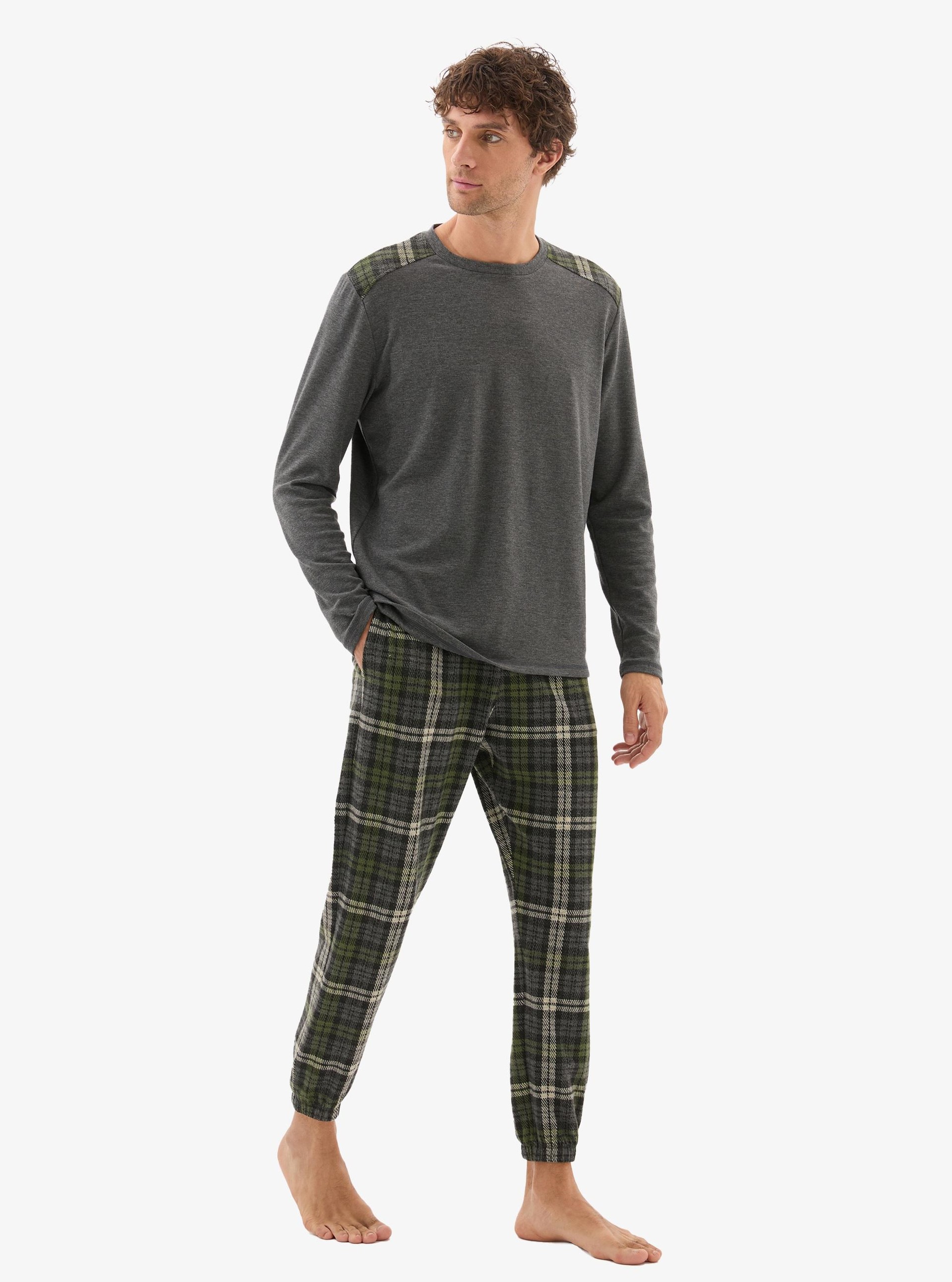 328866Erkek Antrasit Pijama Takımı – Ekose Alt, Uzun Kollu, Lastikli Paça C4T0N804Pijama TakımıBlackspadeErkek Antrasit Pijama Takımı – Ekose Alt, Uzun Kollu, Lastikli Paça C4T0N804