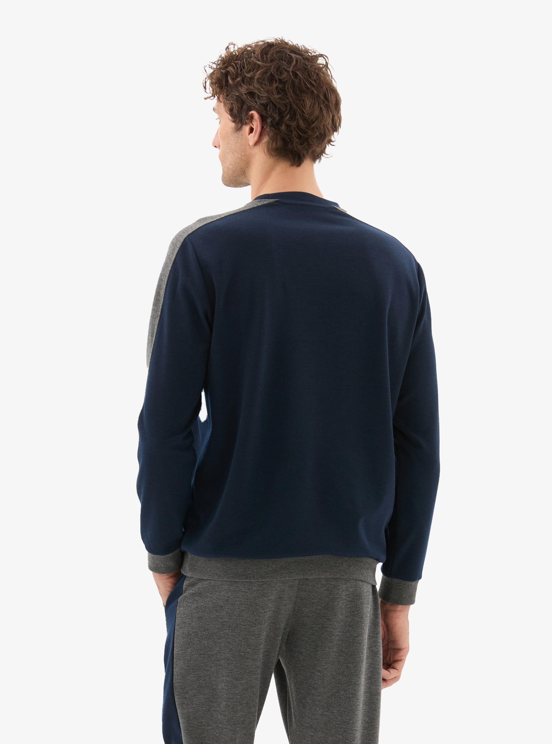 328867Erkek Lacivert Pijama Takımı – Uzun Kollu, Yuvarlak Yaka, Lastikli Paça C2T0N804Pijama TakımıBlackspadeErkek Lacivert Pijama Takımı – Uzun Kollu, Yuvarlak Yaka, Lastikli Paça C2T0N804
