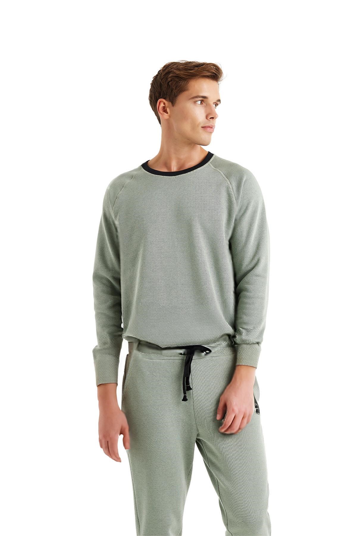 325037Erkek Uzun Kol Yeşil Pijama Takım C2T2N6O04-24Erkek Uzun Kol Yeşil Pijama Takım C2T2N6O04-24BlackspadePijama TakımıPijama TakımıBlackspadeErkek Uzun Kol Yeşil Pijama Takım C2T2N6O04-24