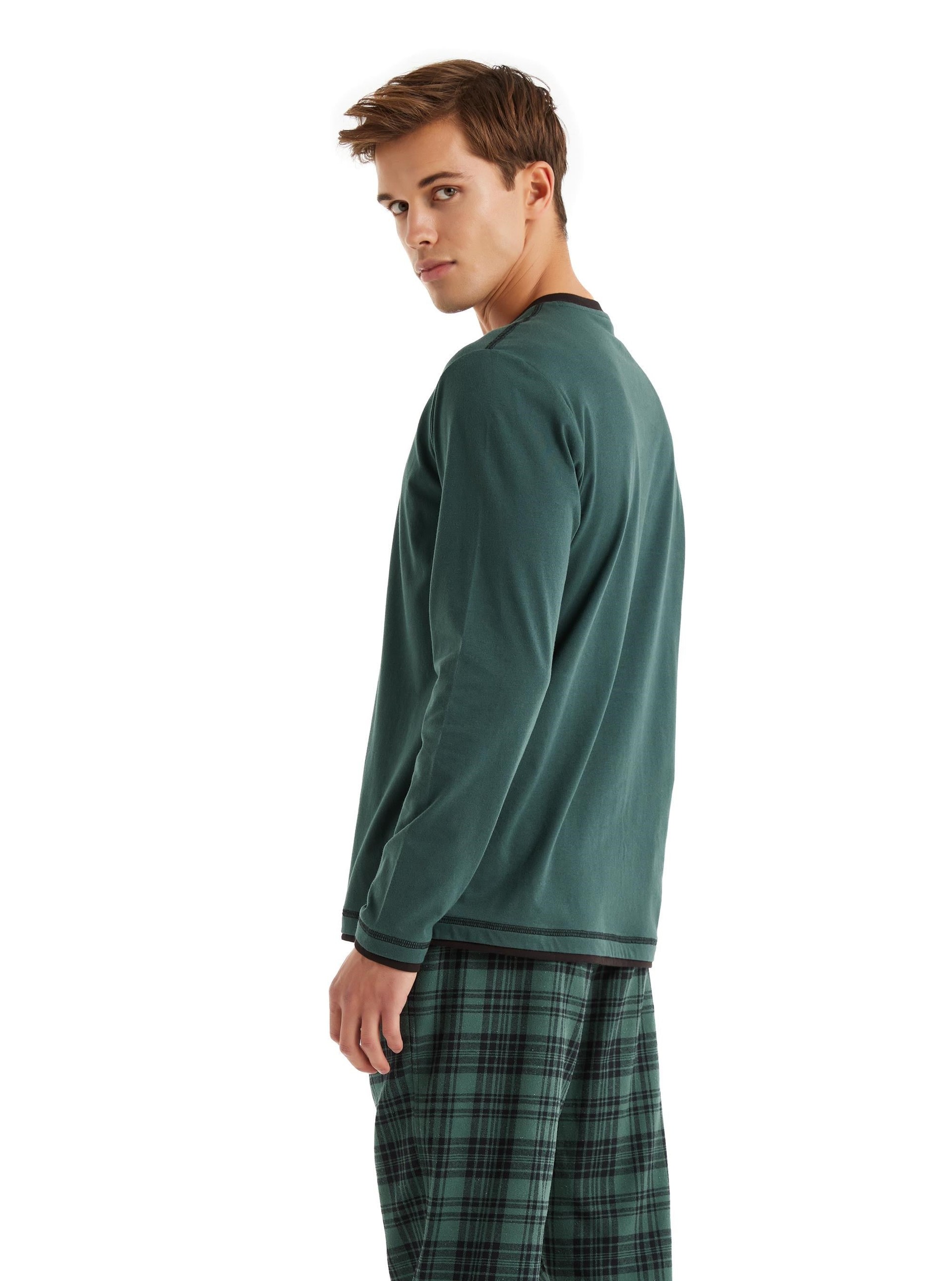 325755Erkek Uzun Kol Yeşil Pijama Takım C7T8N5O04Erkek Uzun Kol Yeşil Pijama Takım C7T8N5O04BlackspadePijama TakımıPijama TakımıBlackspadeErkek Uzun Kol Yeşil Pijama Takım C7T8N5O04