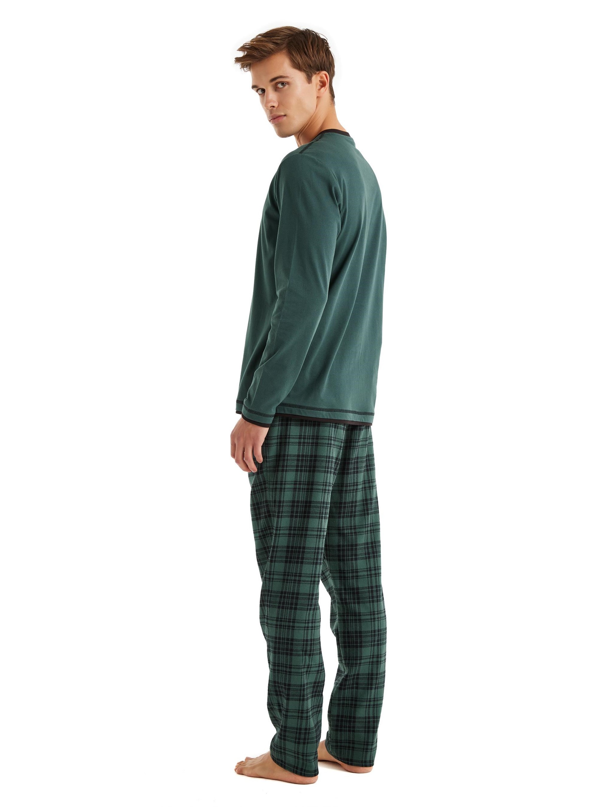 325755Erkek Uzun Kol Yeşil Pijama Takım C7T8N5O04Erkek Uzun Kol Yeşil Pijama Takım C7T8N5O04BlackspadePijama TakımıPijama TakımıBlackspadeErkek Uzun Kol Yeşil Pijama Takım C7T8N5O04