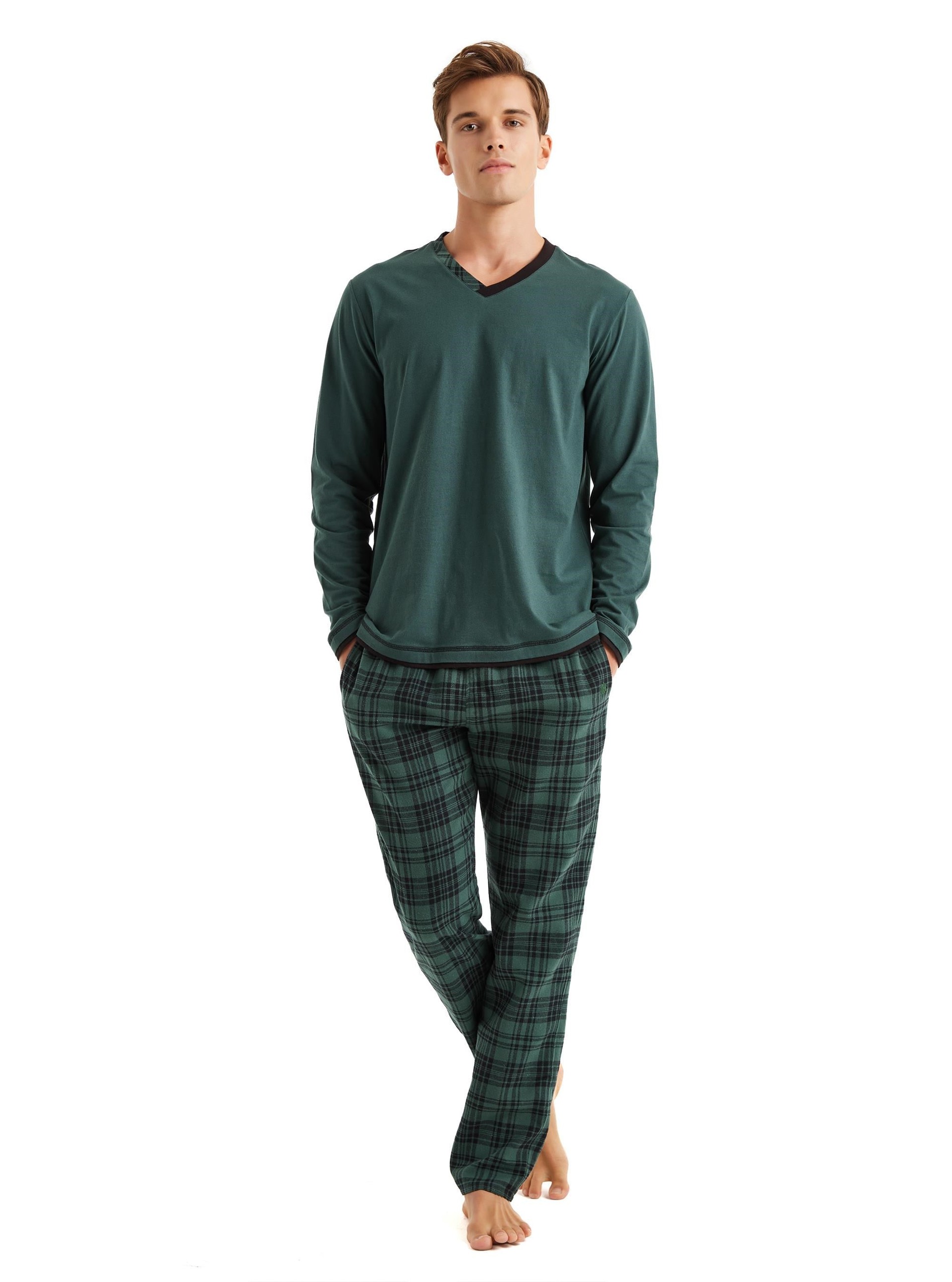 325755Erkek Uzun Kol Yeşil Pijama Takım C7T8N5O04Erkek Uzun Kol Yeşil Pijama Takım C7T8N5O04BlackspadePijama TakımıPijama TakımıBlackspadeErkek Uzun Kol Yeşil Pijama Takım C7T8N5O04