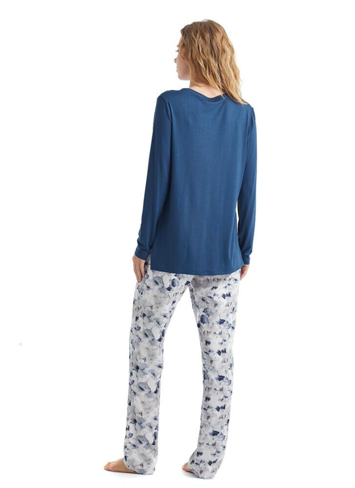 315701Kadın Uzun Kol V Yaka Lacivert Pijama & Sabahlık Takım 51224-51227Kadın Uzun Kol V Yaka Lacivert Pijama & Sabahlık Takım 51224-51227BlackspadeSabahlık - Pijama TakımSabahlık - Pijama TakımBlackspadeKadın Uzun Kol V Yaka Lacivert Pijama & Sabahlık Takım 51224-51227