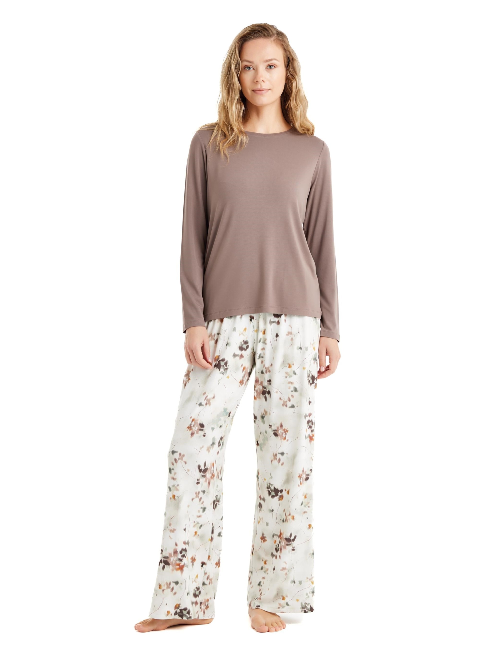 324996Kadın Uzun Kol Vizon Viskoz Pijama Takım C8T1N6O15Kadın Uzun Kol Vizon Viskoz Pijama Takım C8T1N6O15BlackspadeUzun Kol PijamaUzun Kol PijamaBlackspadeKadın Uzun Kol Vizon Viskoz Pijama Takım C8T1N6O15