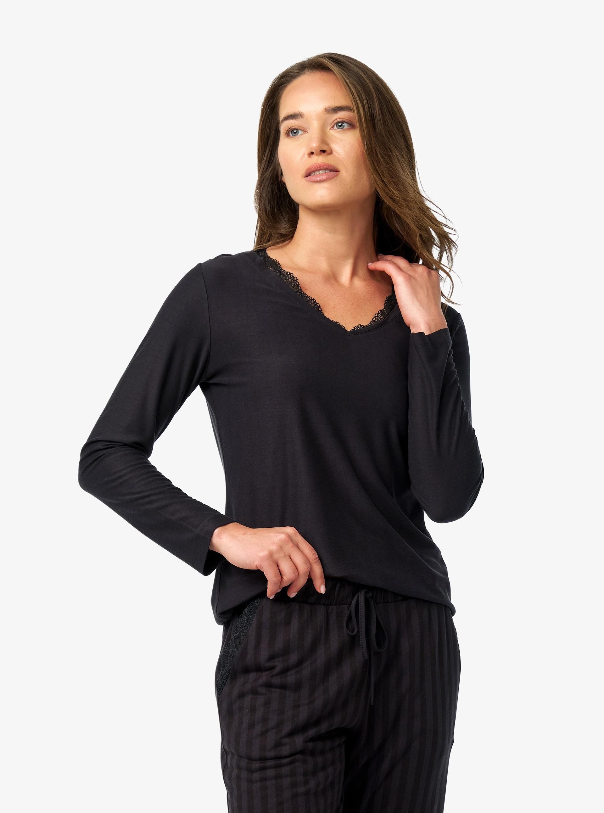 334244Kadın Uzun Kollu V Yaka Dantel Yaka Antrasit Pijama Takımı C2T1N225Kadın Uzun Kollu V Yaka Dantel Yaka Antrasit Pijama TakımıUzun Kol PijamaBlackspadeKadın Uzun Kollu V Yaka Dantel Yaka Antrasit Pijama Takımı C2T1N225