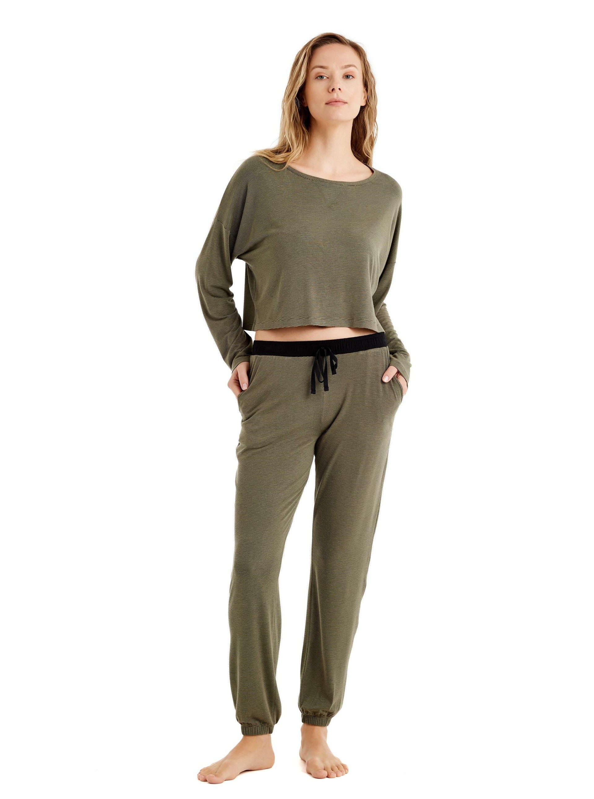 325008Kadın Uzun Kol Haki Viskoz Pijama Takım C8T7N4O06Kadın Uzun Kol Haki Viskoz Pijama Takım C8T7N4O06BlackspadeUzun Kol PijamaUzun Kol PijamaBlackspadeKadın Uzun Kol Haki Viskoz Pijama Takım C8T7N4O06