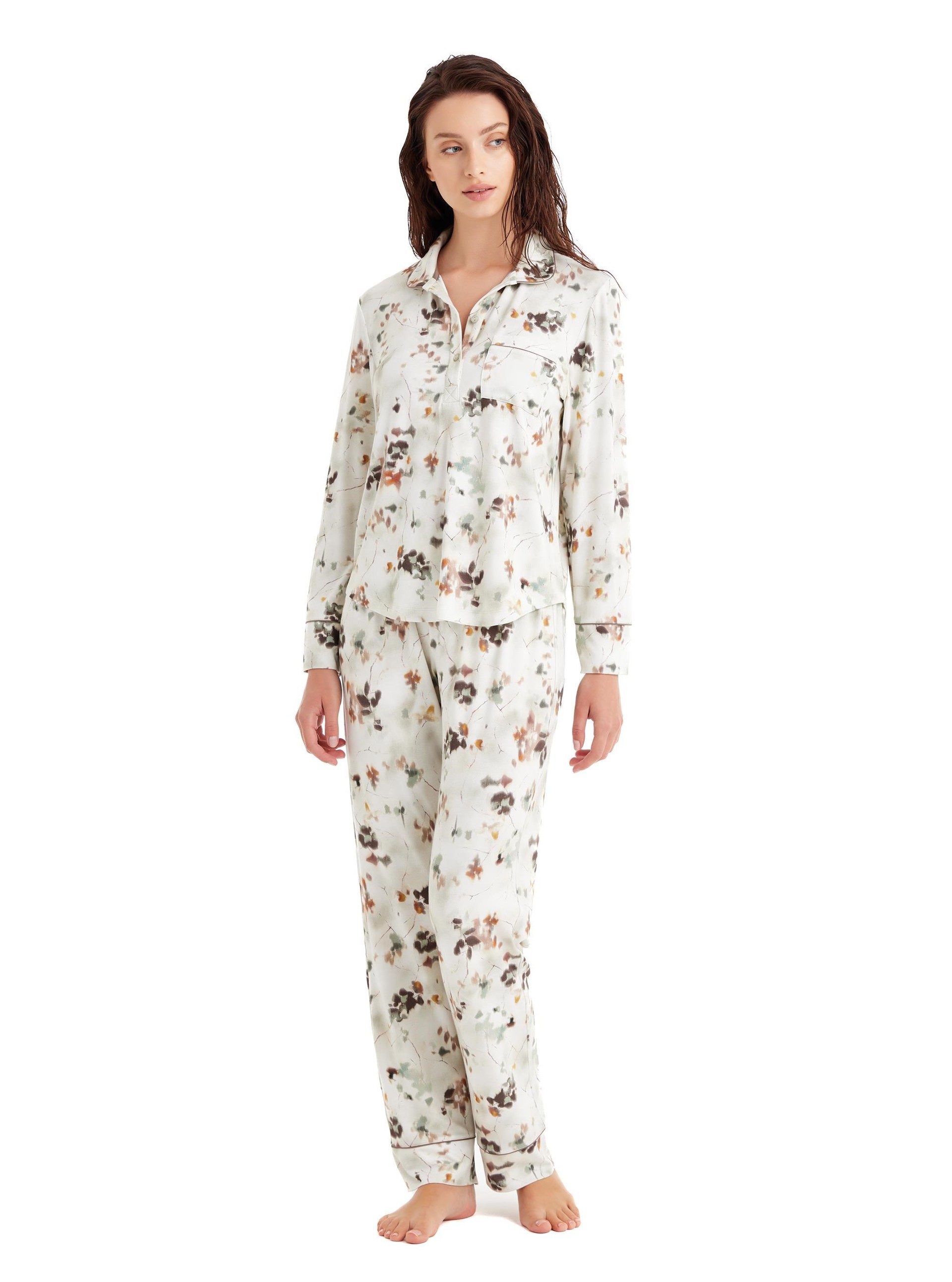 324997Kadın Uzun Kol Bej Viskoz Pijama Takım C9T1N6O15Kadın Uzun Kol Bej Viskoz Pijama Takım C9T1N6O15BlackspadeUzun Kol PijamaUzun Kol PijamaBlackspadeKadın Uzun Kol Bej Viskoz Pijama Takım C9T1N6O15