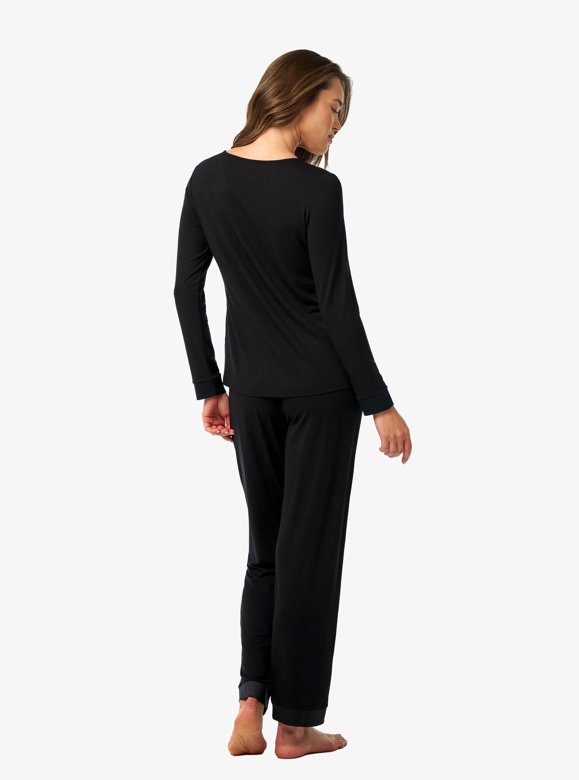 334052Kadın Uzun Kollu Dantel Detaylı Siyah Pijama Takımı C2T0N225Kadın Uzun Kollu Dantel Detaylı Siyah Pijama TakımıUzun Kol PijamaBlackspadeKadın Uzun Kollu Dantel Detaylı Siyah Pijama Takımı C2T0N225