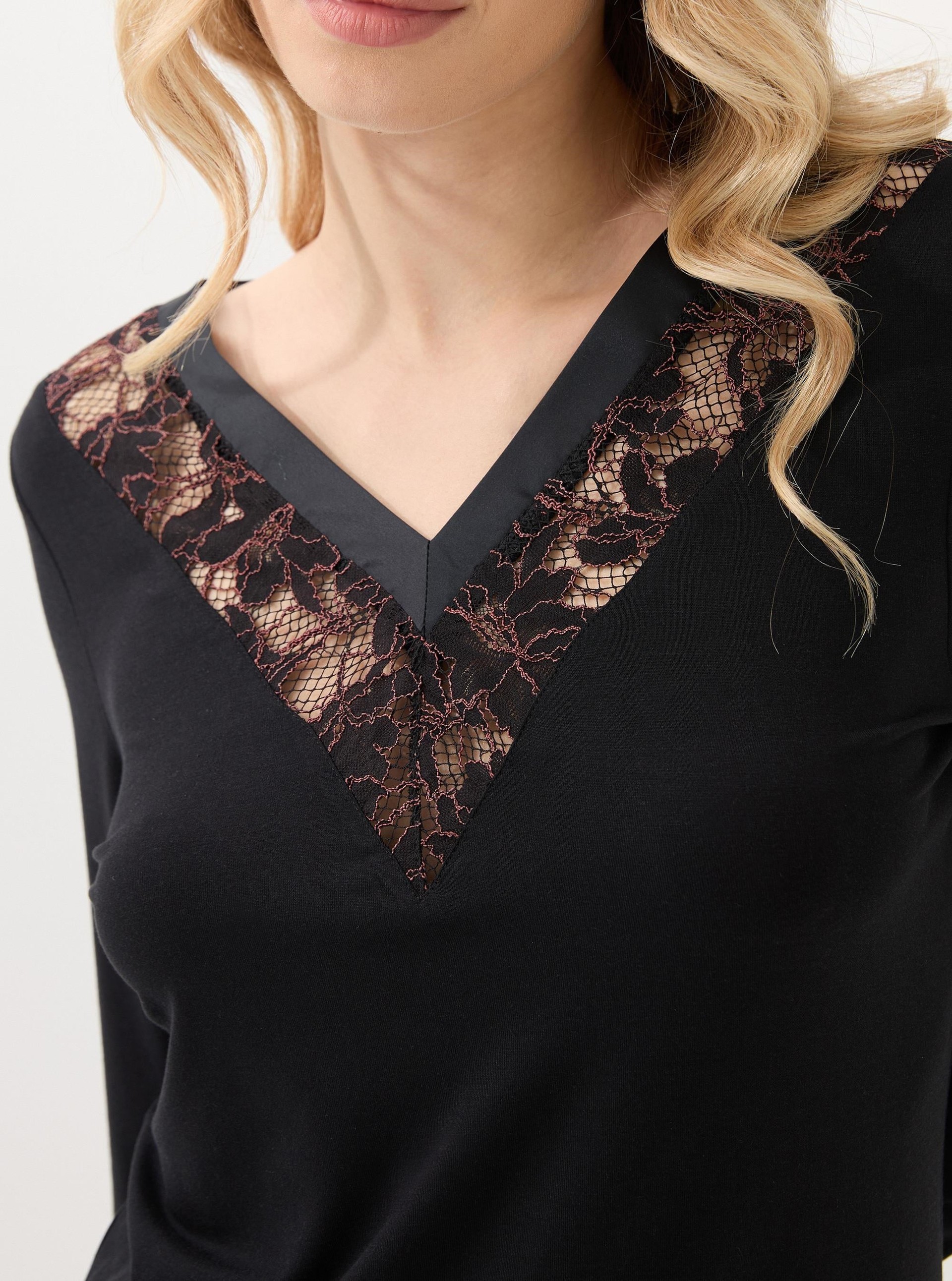 328863Siyah Dantel Detaylı Kadın Pijama Takımı – V Yaka, Uzun Kollu C3T0N915Uzun Kol PijamaBlackspadeSiyah Dantel Detaylı Kadın Pijama Takımı – V Yaka, Uzun Kollu C3T0N915