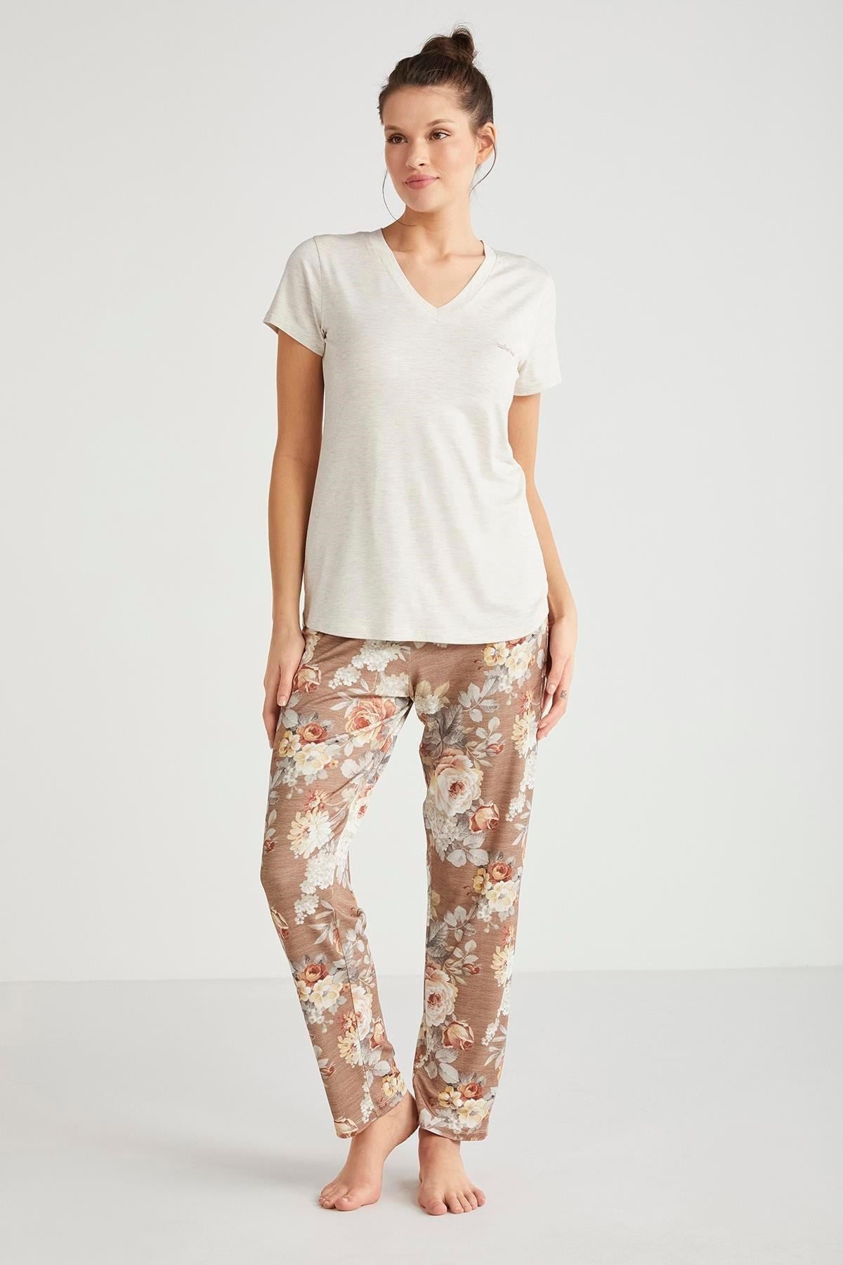 325612Kadın 3 Lü Kahve Pijama Takım C9T1N6O2cotonhause.com.tr Online Alışveriş - Sezon İndirimlerini Keşfet Kadın 3 Lü Kahve Pijama Takım C9T1N6O23'lü Setlercatherine'sKadın 3 Lü Kahve Pijama Takım C9T1N6O2