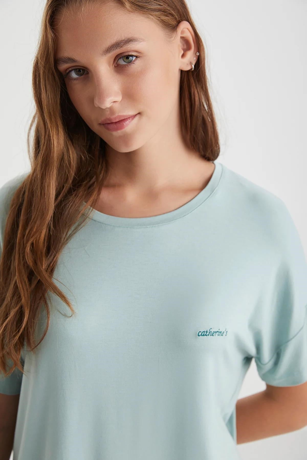 328273Kadın Kısa Kollu Yazlık Pijama Seti – Düz Açık Yeşil Üst & Çiçek Desenli Alt C0T3N72cotonhause.com.tr Online Alışveriş - Sezon İndirimlerini Keşfet Kadın Kısa Kollu Yazlık Pijama Seti – Düz Açık Yeşil Üst & Çiçek Desenli Alt C0T3N72Kapri Takımcatherine'sKadın Kısa Kollu Yazlık Pijama Seti – Düz Açık Yeşil Üst & Çiçek Desenli Alt C0T3N72