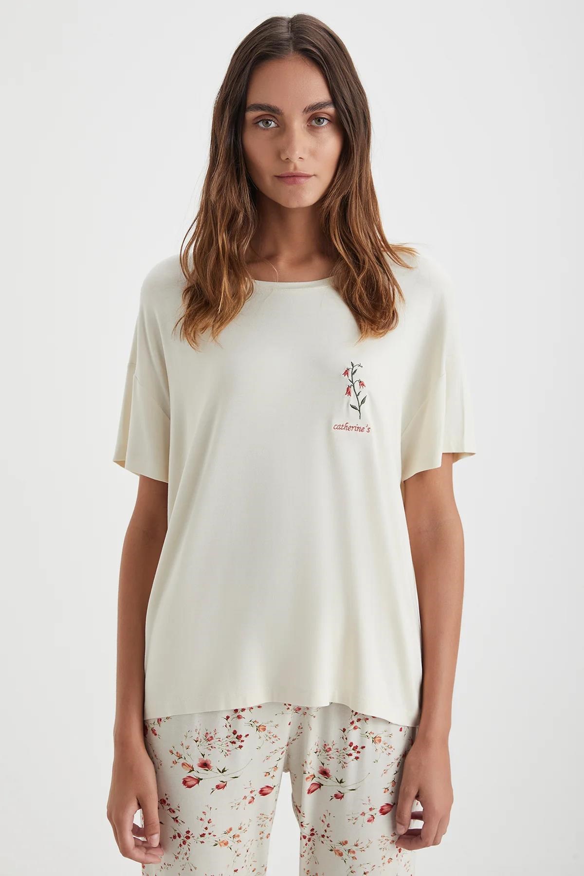 328268Kadın Bej Çiçekli Viskon Pijama Takımı – Kısa Kollu, Yazlık, Düz Üst C4T0N72cotonhause.com.tr Online Alışveriş - Sezon İndirimlerini Keşfet Kadın Bej Çiçekli Viskon Pijama Takımı – Kısa Kollu, Yazlık, Düz Üst C4T0N72Kısa Kol / Askılı Pijamacatherine'sKadın Bej Çiçekli Viskon Pijama Takımı – Kısa Kollu, Yazlık, Düz Üst C4T0N72
