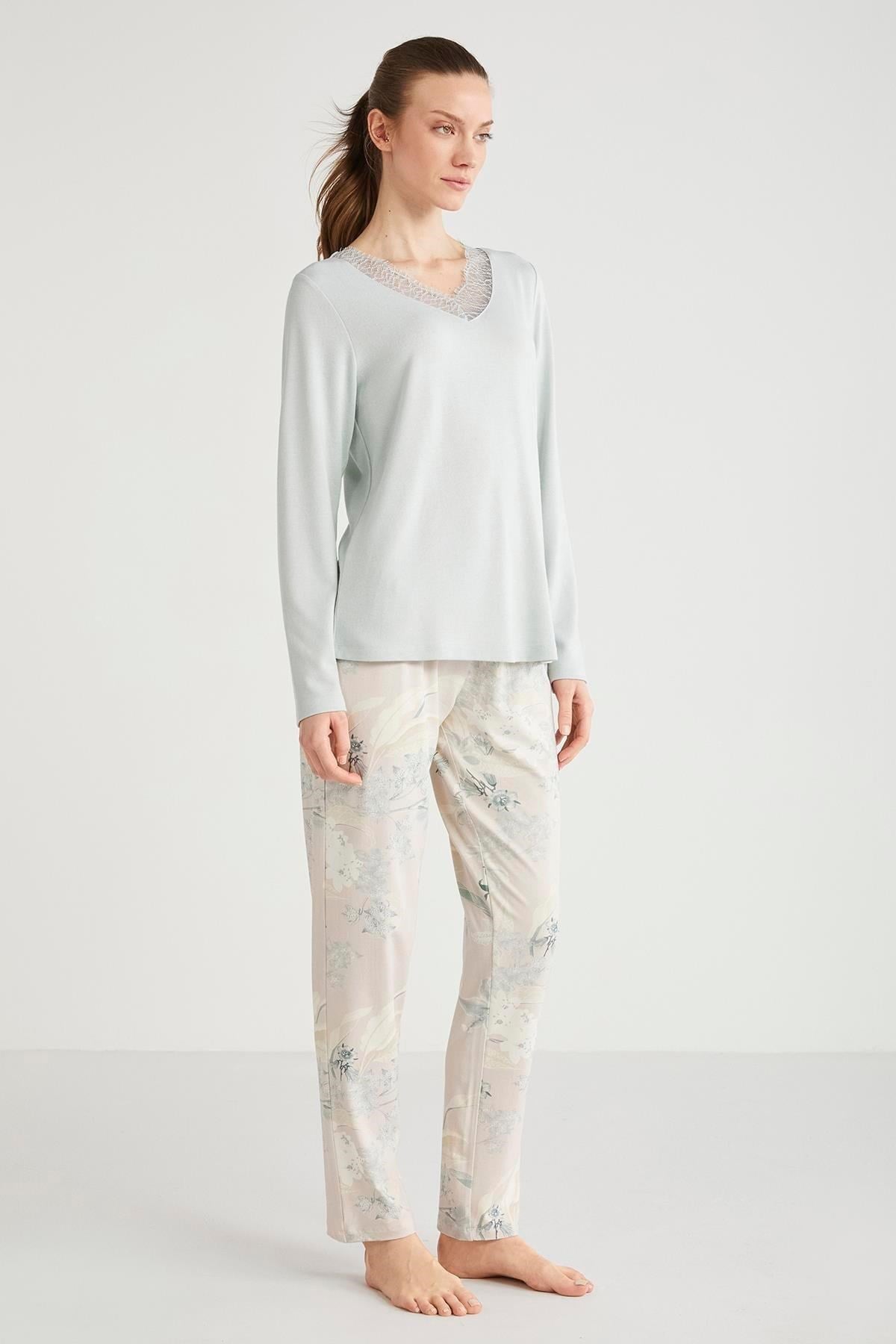 325611Kadın Uzun Kol V Yaka Yeşil Pijama Takım C7T1N6O2cotonhause.com.tr Online Alışveriş - Sezon İndirimlerini Keşfet Kadın Uzun Kol V Yaka Yeşil Pijama Takım C7T1N6O2Uzun Kol Pijamacatherine'sKadın Uzun Kol V Yaka Yeşil Pijama Takım C7T1N6O2