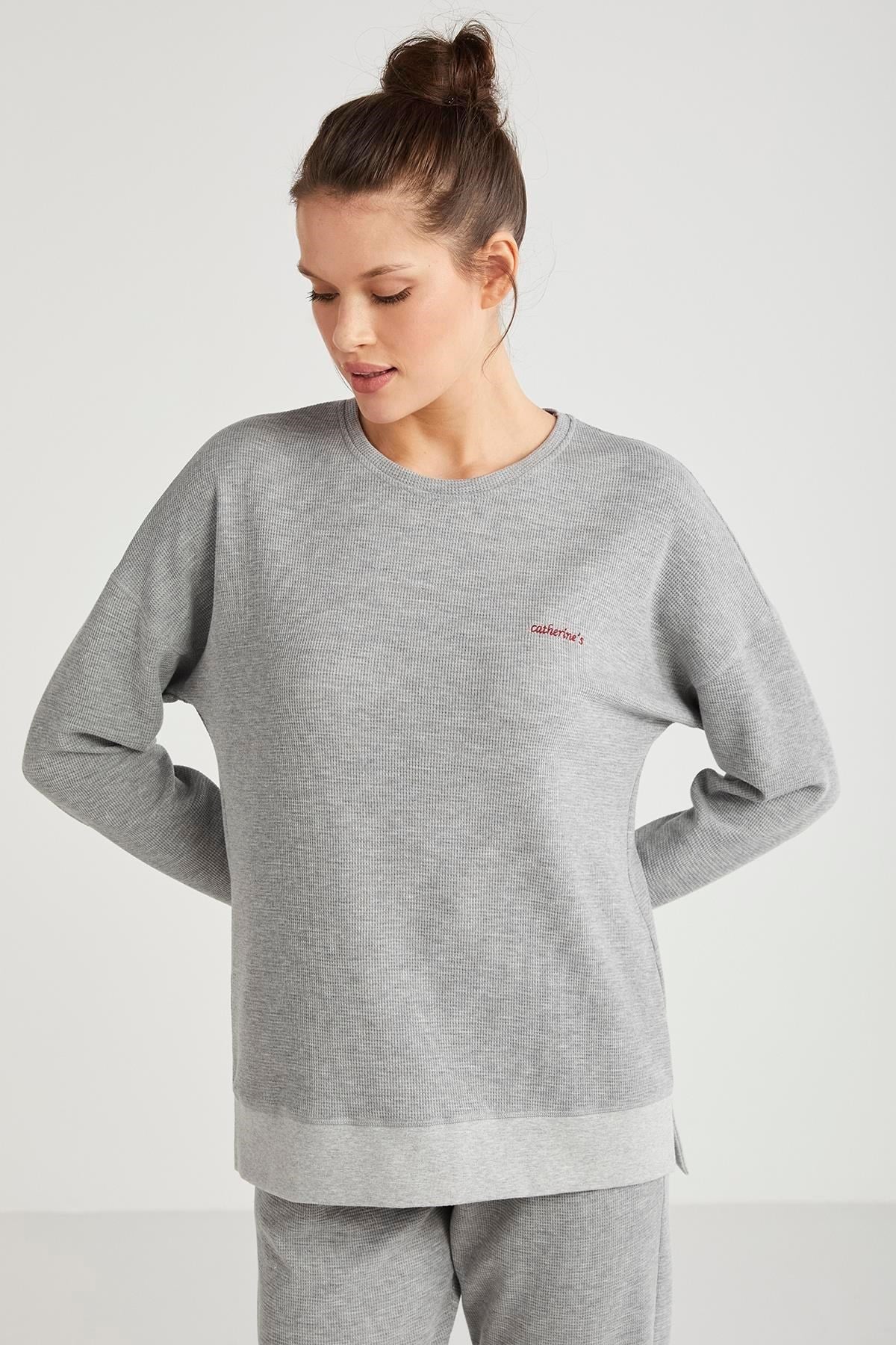 325616Kadın Uzun Kol Gri Pijama Takım C2T3N6O2cotonhause.com.tr Online Alışveriş - Sezon İndirimlerini Keşfet Kadın Uzun Kol Gri Pijama Takım C2T3N6O2Uzun Kol Pijamacatherine'sKadın Uzun Kol Gri Pijama Takım C2T3N6O2