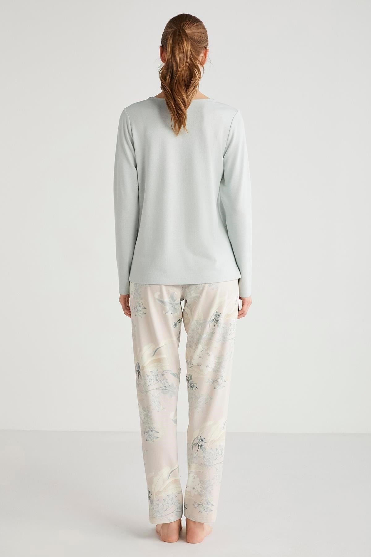 325611Kadın Uzun Kol V Yaka Yeşil Pijama Takım C7T1N6O2cotonhause.com.tr Online Alışveriş - Sezon İndirimlerini Keşfet Kadın Uzun Kol V Yaka Yeşil Pijama Takım C7T1N6O2Uzun Kol Pijamacatherine'sKadın Uzun Kol V Yaka Yeşil Pijama Takım C7T1N6O2