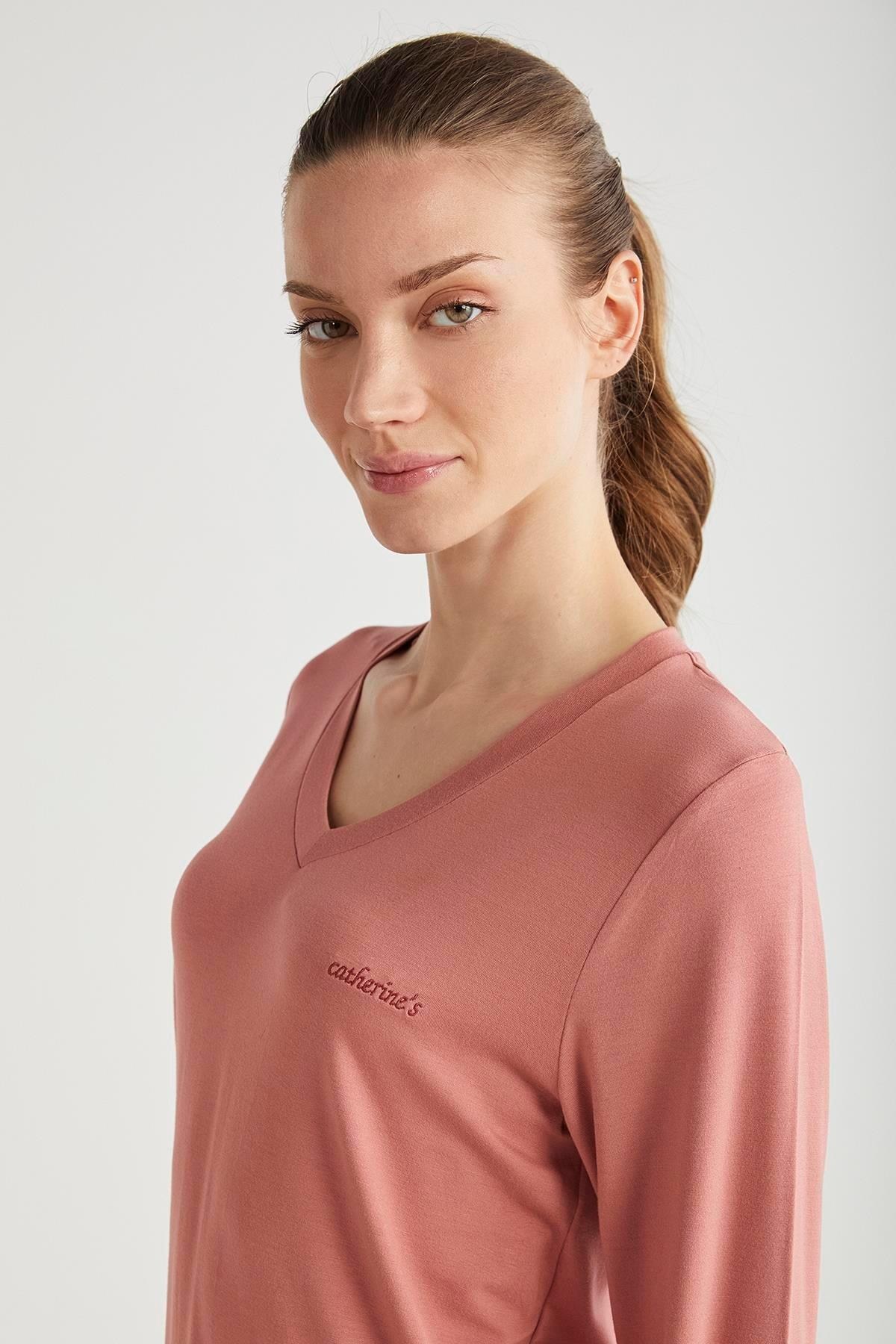 325604Kadın Uzun Kol V Yaka Gül Kurusu Pijama Takım C3T0N6O2cotonhause.com.tr Online Alışveriş - Sezon İndirimlerini Keşfet Kadın Uzun Kol V Yaka Gül Kurusu Pijama Takım C3T0N6O2Uzun Kol Pijamacatherine'sKadın Uzun Kol V Yaka Gül Kurusu Pijama Takım C3T0N6O2