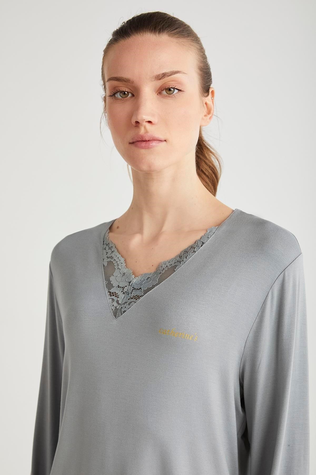 325608Kadın Uzun Kol V Yaka Gri Pijama Takım C3T1N6O2cotonhause.com.tr Online Alışveriş - Sezon İndirimlerini Keşfet Kadın Uzun Kol V Yaka Gri Pijama Takım C3T1N6O2Uzun Kol Pijamacatherine'sKadın Uzun Kol V Yaka Gri Pijama Takım C3T1N6O2