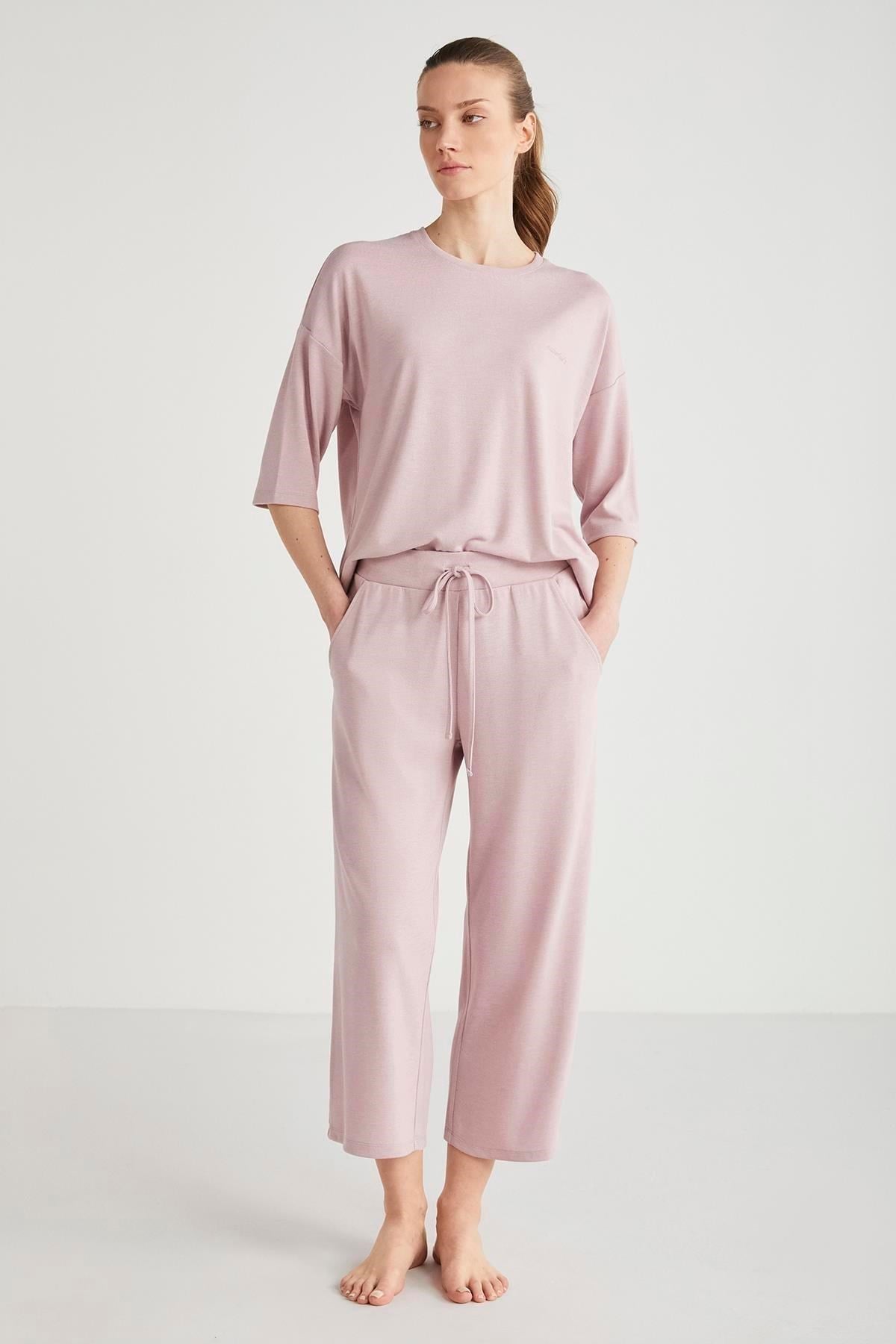 325613Kadın Kapri Kol Kapri Lila Pijama Takım C3T2N6O2cotonhause.com.tr Online Alışveriş - Sezon İndirimlerini Keşfet Kadın Kapri Kol Kapri Lila Pijama Takım C3T2N6O2Uzun Kol Pijamacatherine'sKadın Kapri Kol Kapri Lila Pijama Takım C3T2N6O2