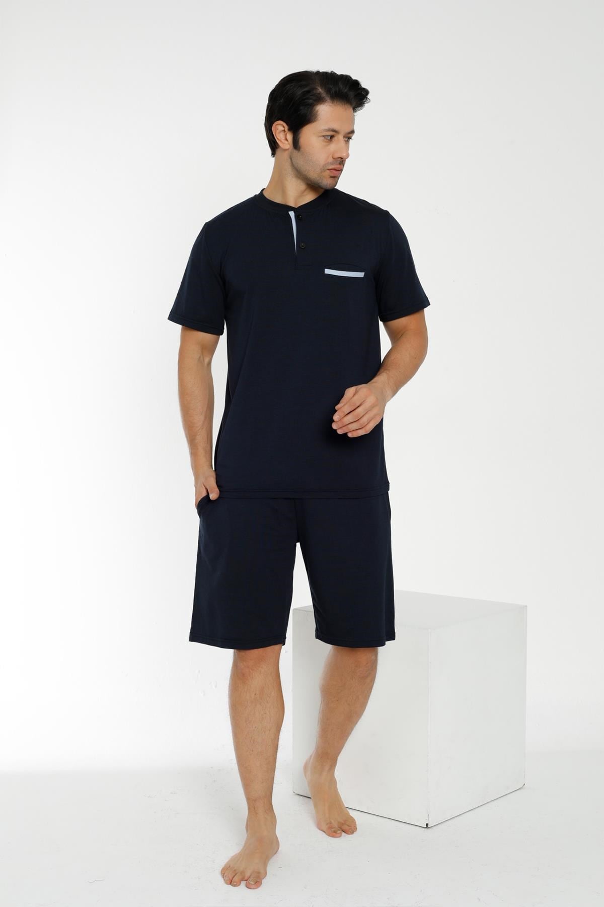 326477Erkek Kısa Kol Şortlu Siyah Pijama Takım C7T0N1O-049cotonhause.com.tr Online Alışveriş - Sezon İndirimlerini Keşfet Erkek Kısa Kol Şortlu Siyah Pijama Takım C7T0N1O-049Pijama TakımıConfeoErkek Kısa Kol Şortlu Siyah Pijama Takım C7T0N1O-049