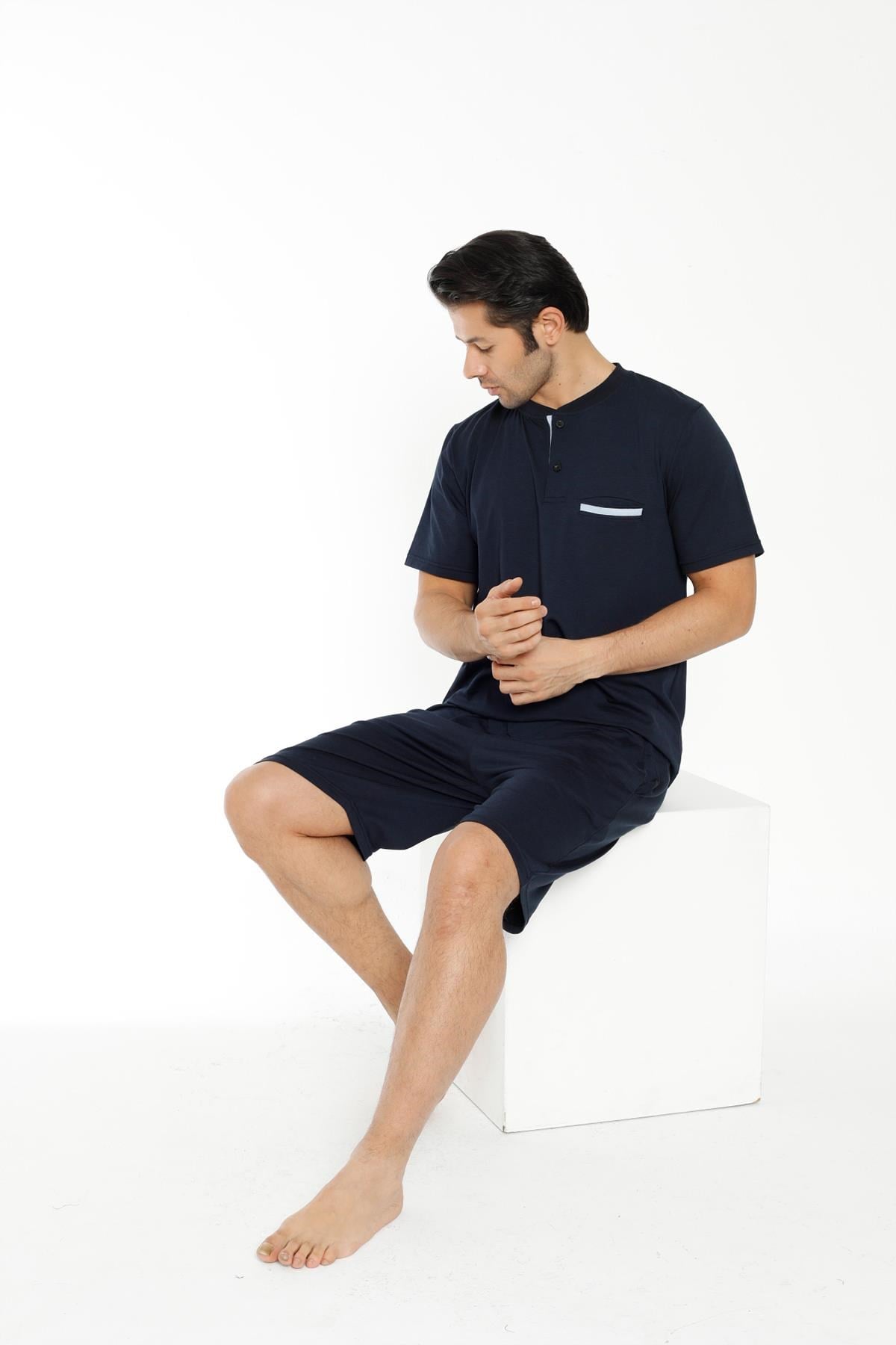 326477Erkek Kısa Kol Şortlu Siyah Pijama Takım C7T0N1O-049cotonhause.com.tr Online Alışveriş - Sezon İndirimlerini Keşfet Erkek Kısa Kol Şortlu Siyah Pijama Takım C7T0N1O-049Pijama TakımıConfeoErkek Kısa Kol Şortlu Siyah Pijama Takım C7T0N1O-049